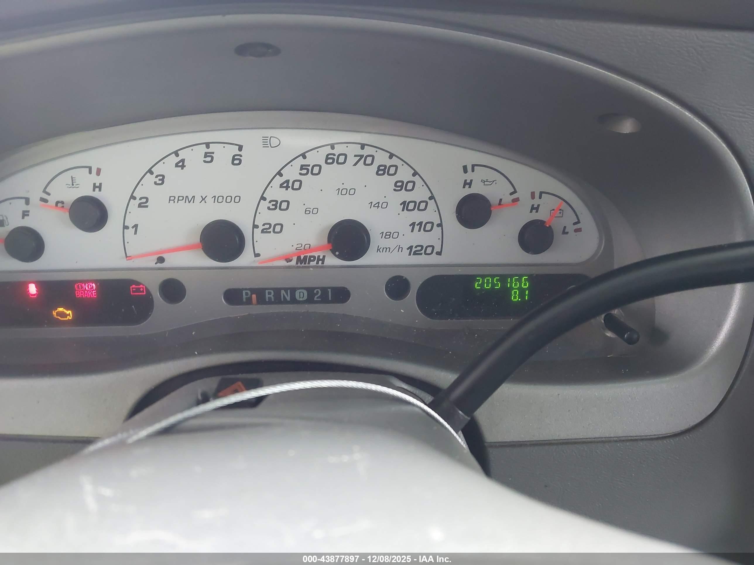 FORD EXPLORER image 7
