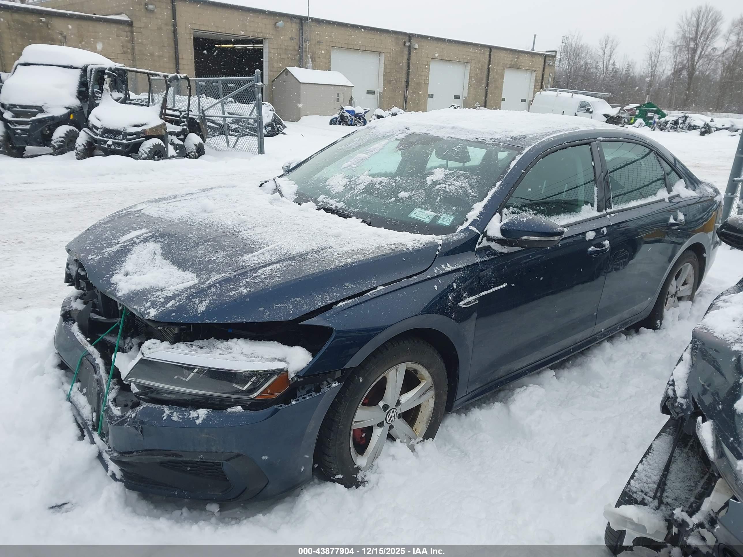 VOLKSWAGEN PASSAT image 2