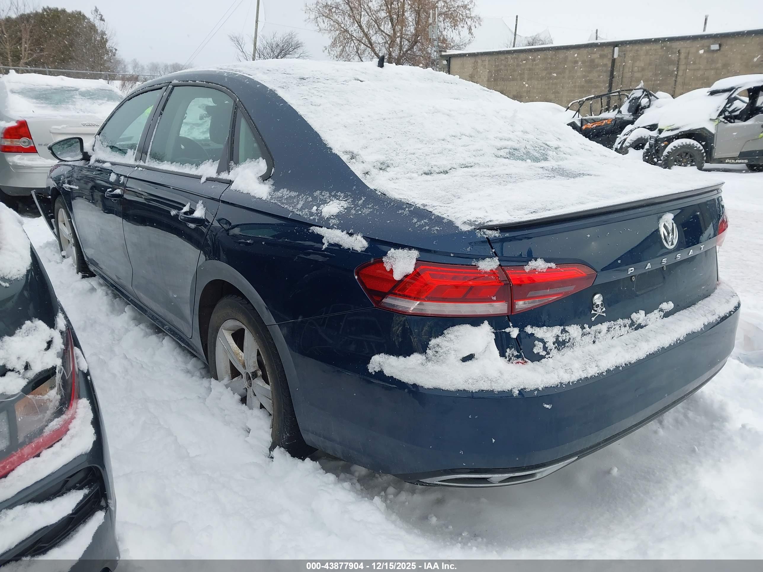 VOLKSWAGEN PASSAT image 3
