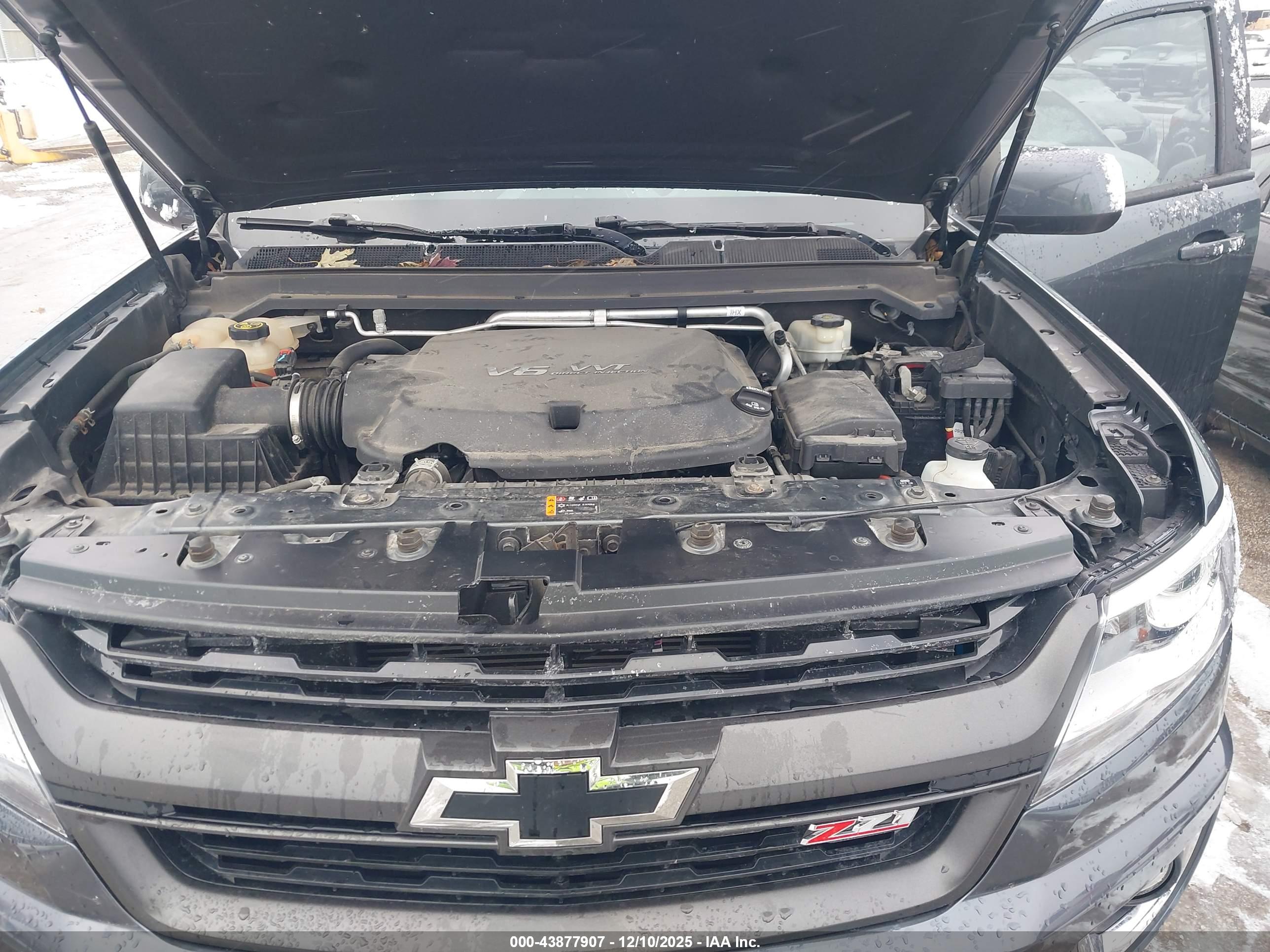 CHEVROLET COLORADO image 10