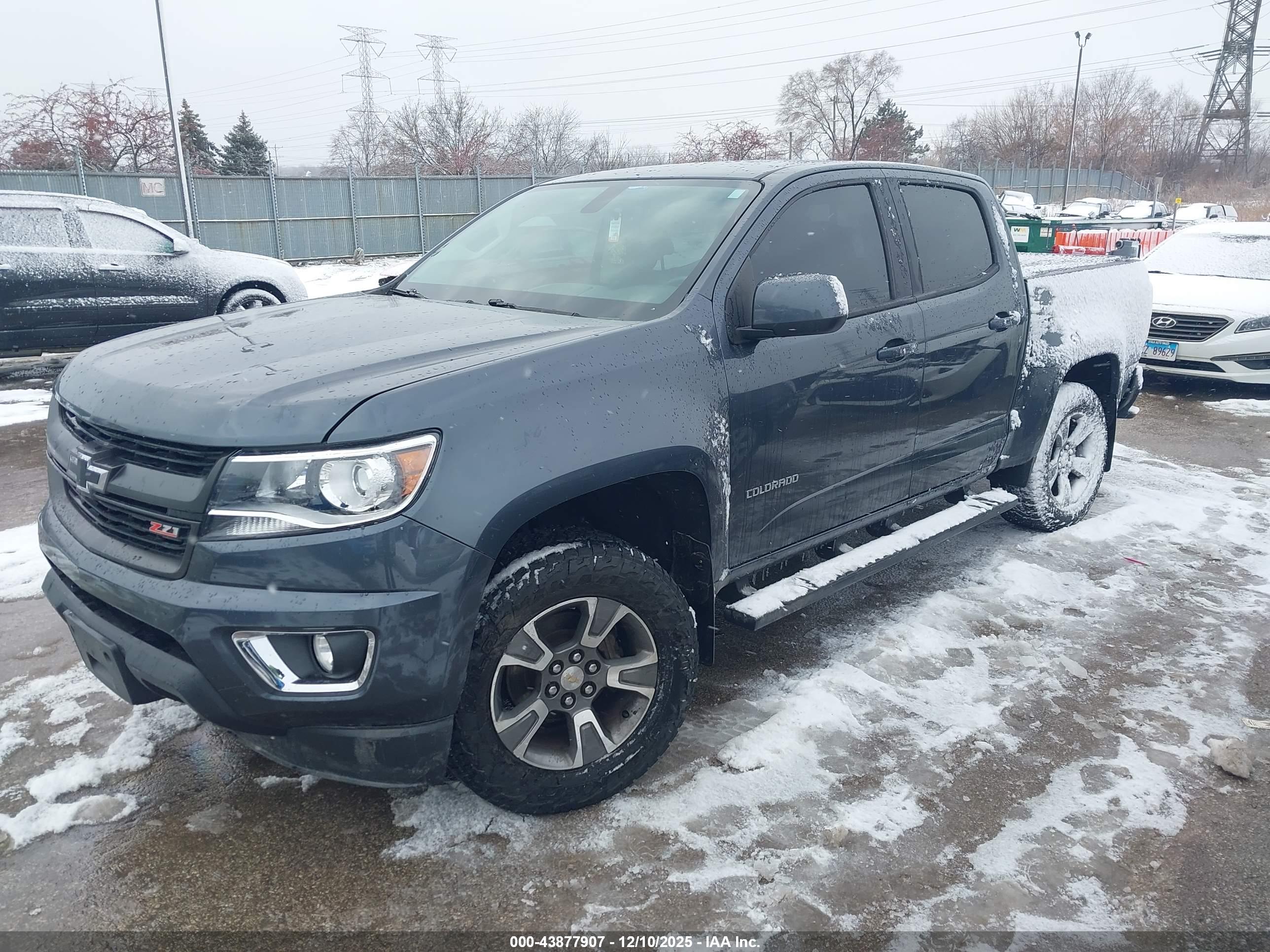 CHEVROLET COLORADO image 2