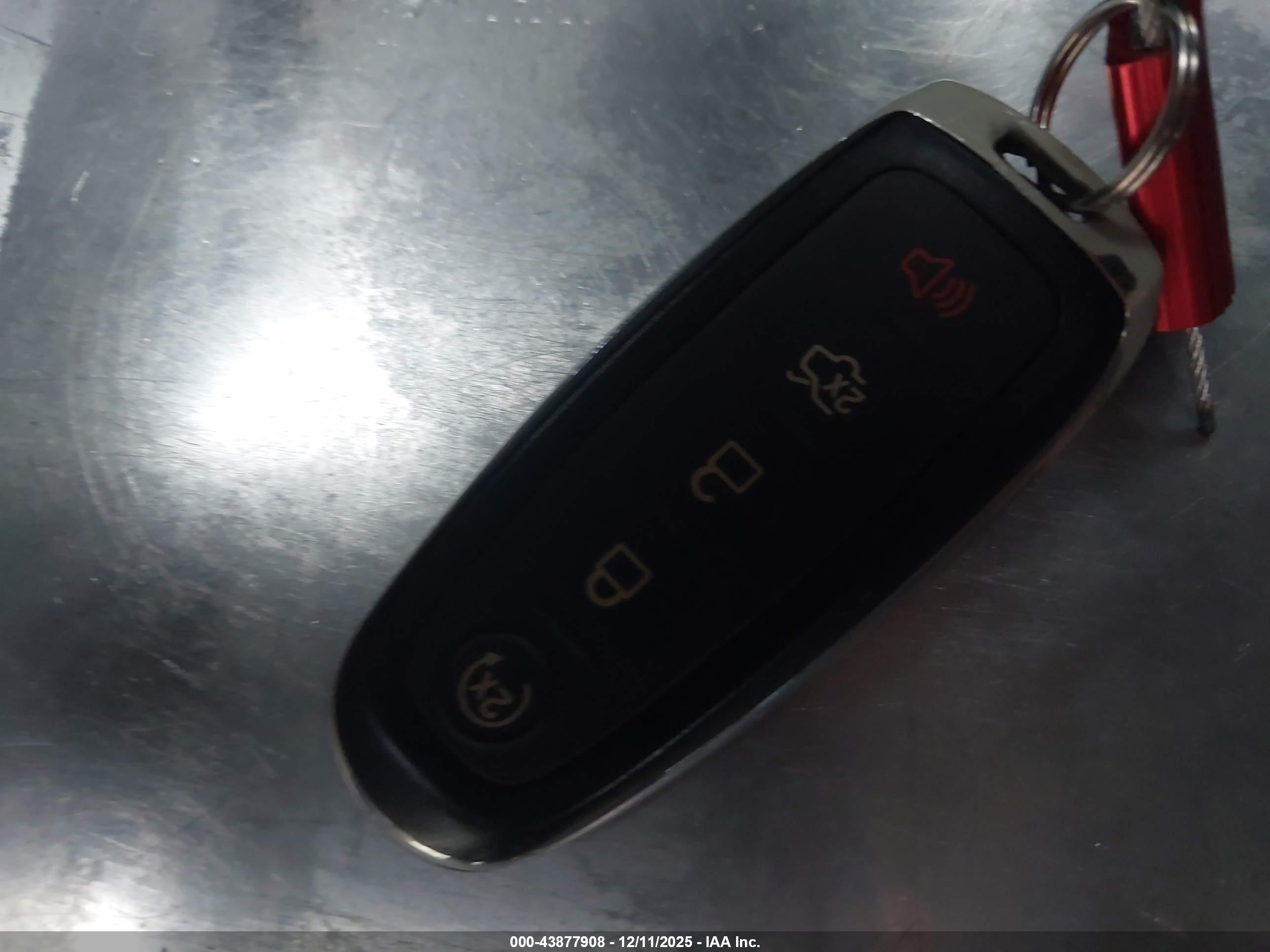FORD TAURUS image 11