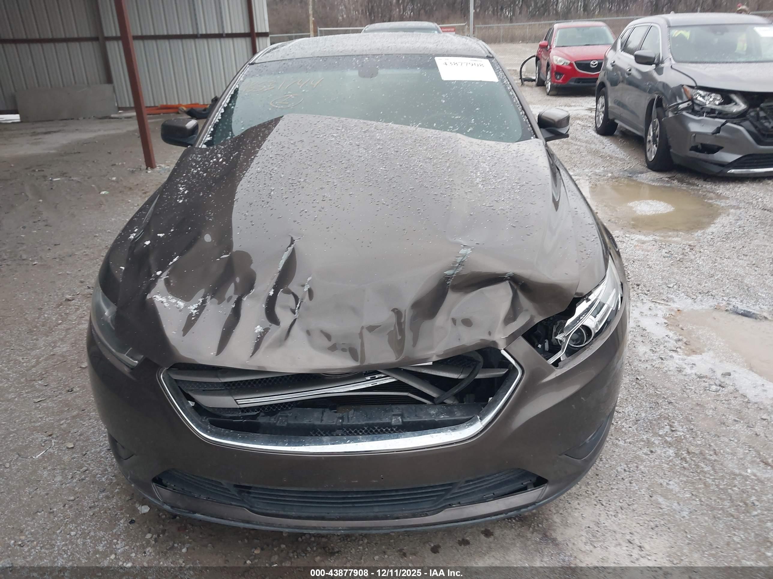 FORD TAURUS image 6
