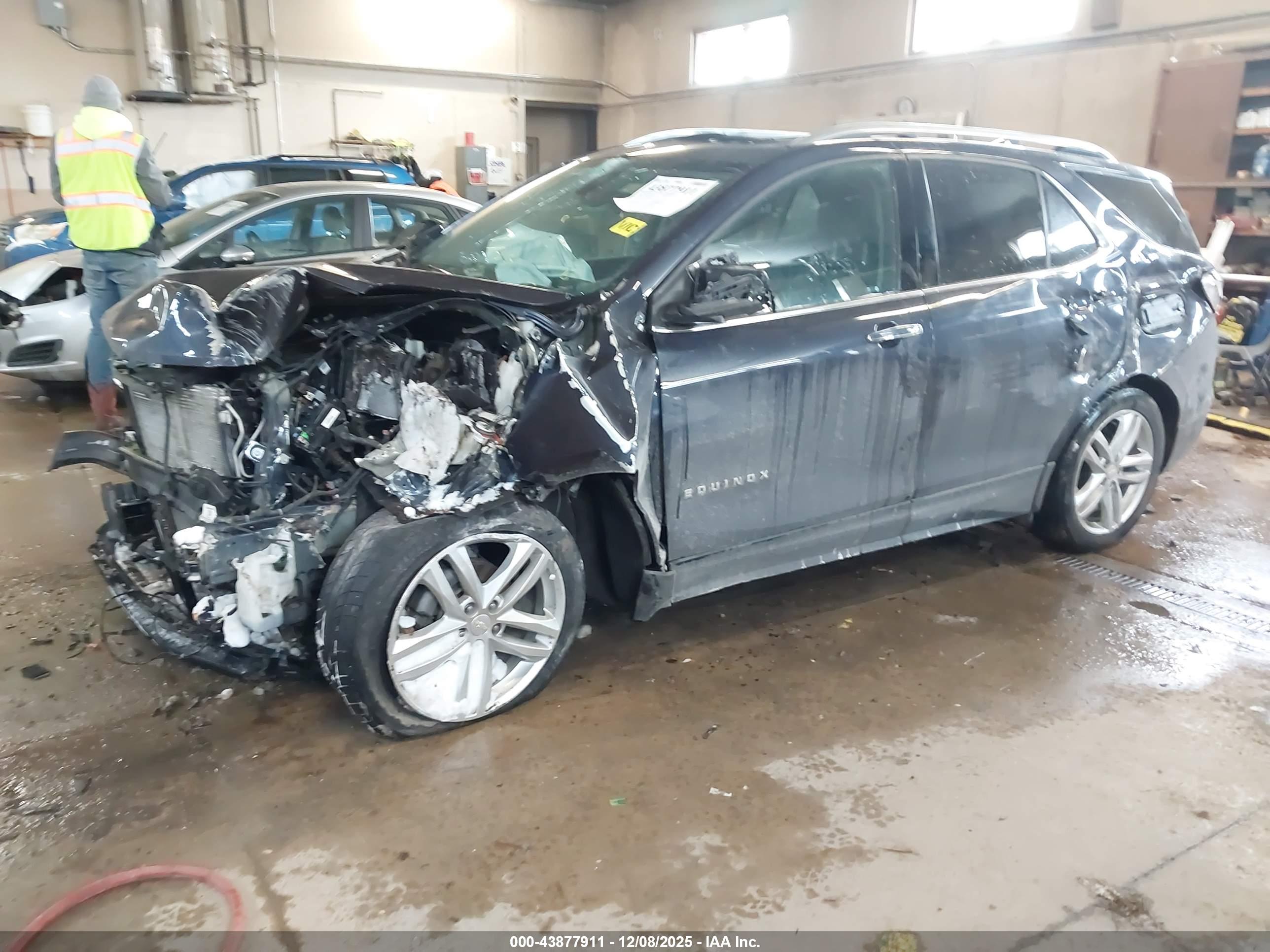 CHEVROLET EQUINOX image 2