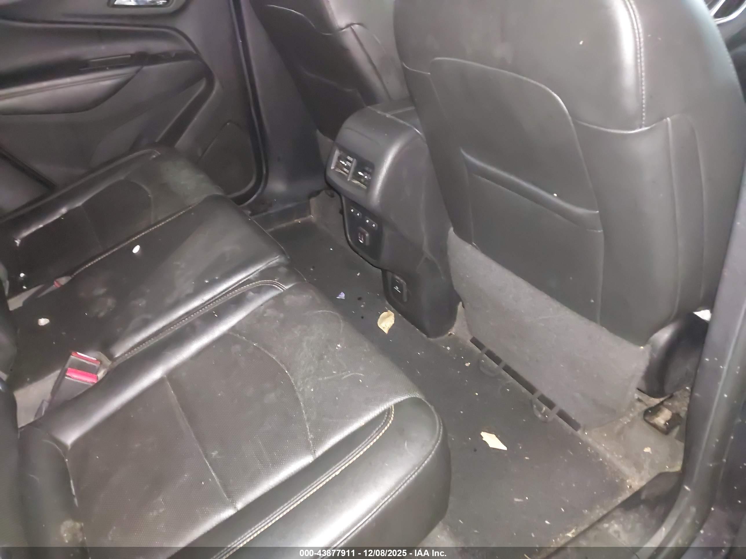 CHEVROLET EQUINOX image 8