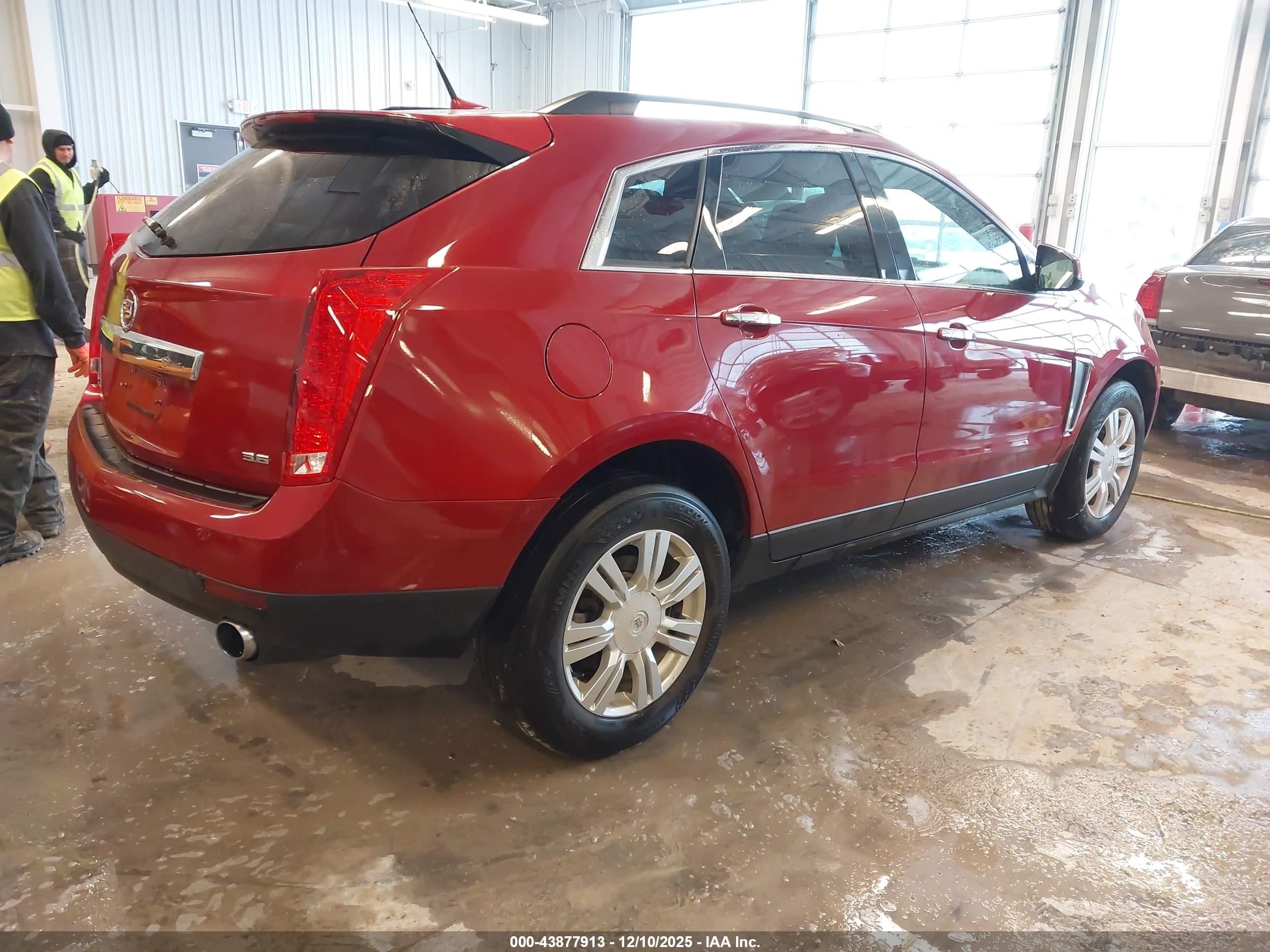 CADILLAC SRX image 4
