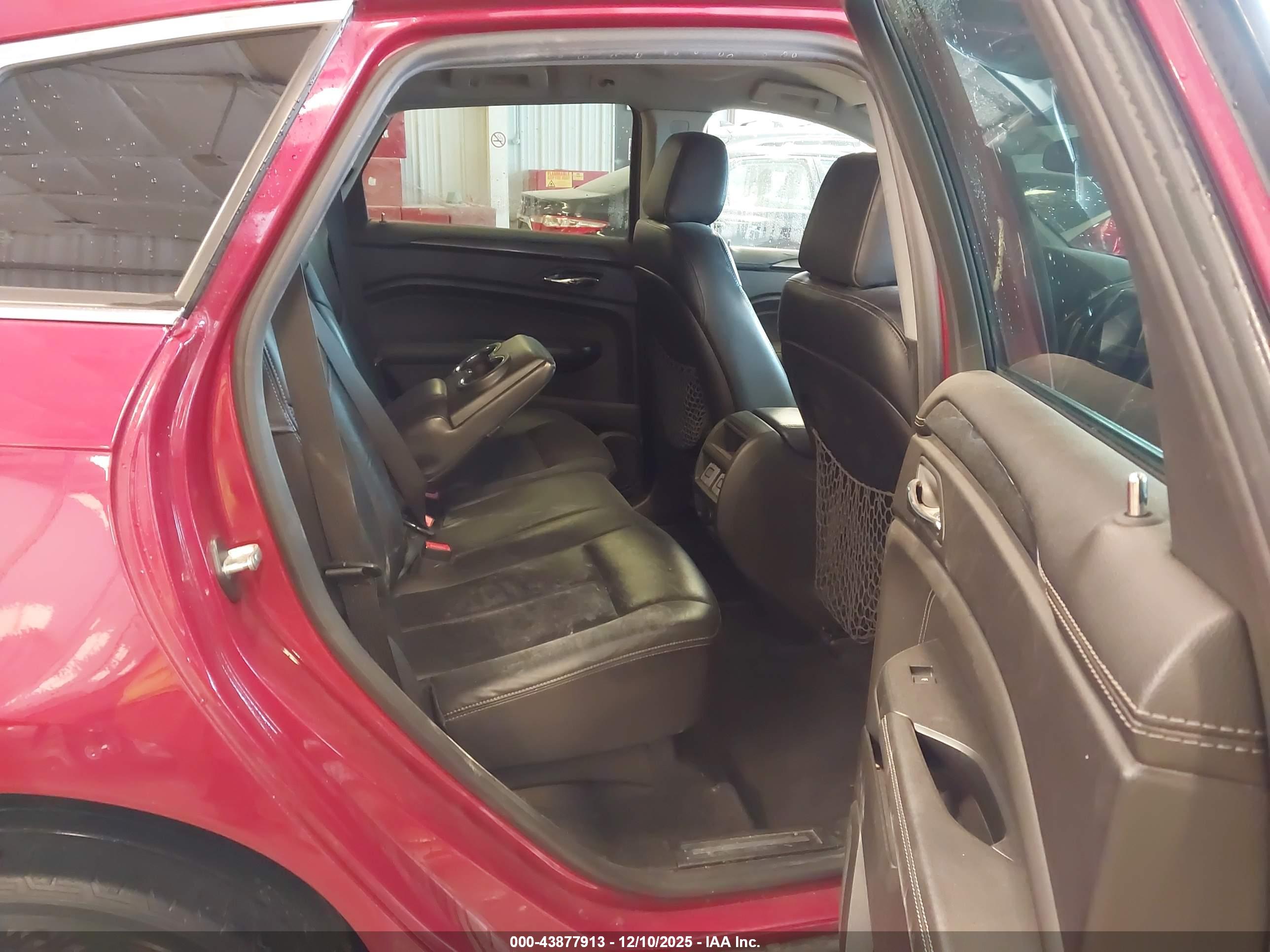 CADILLAC SRX image 8