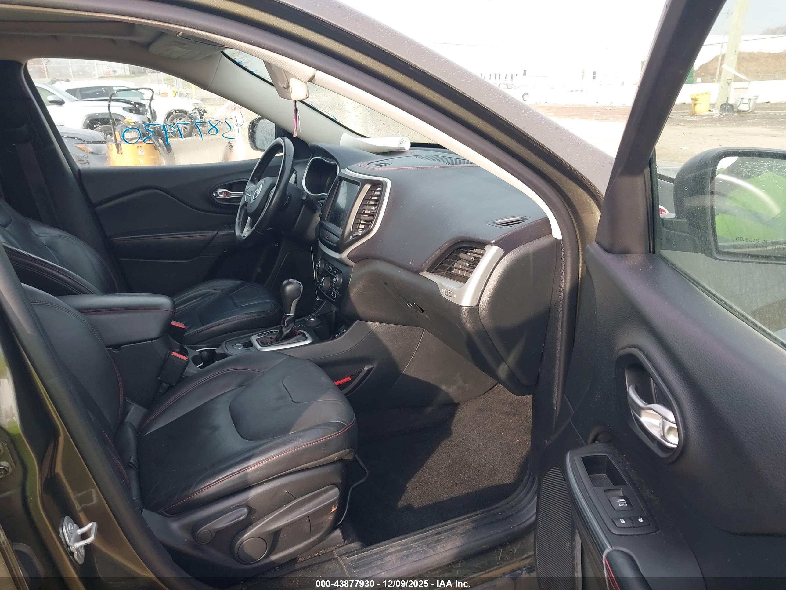JEEP CHEROKEE image 5
