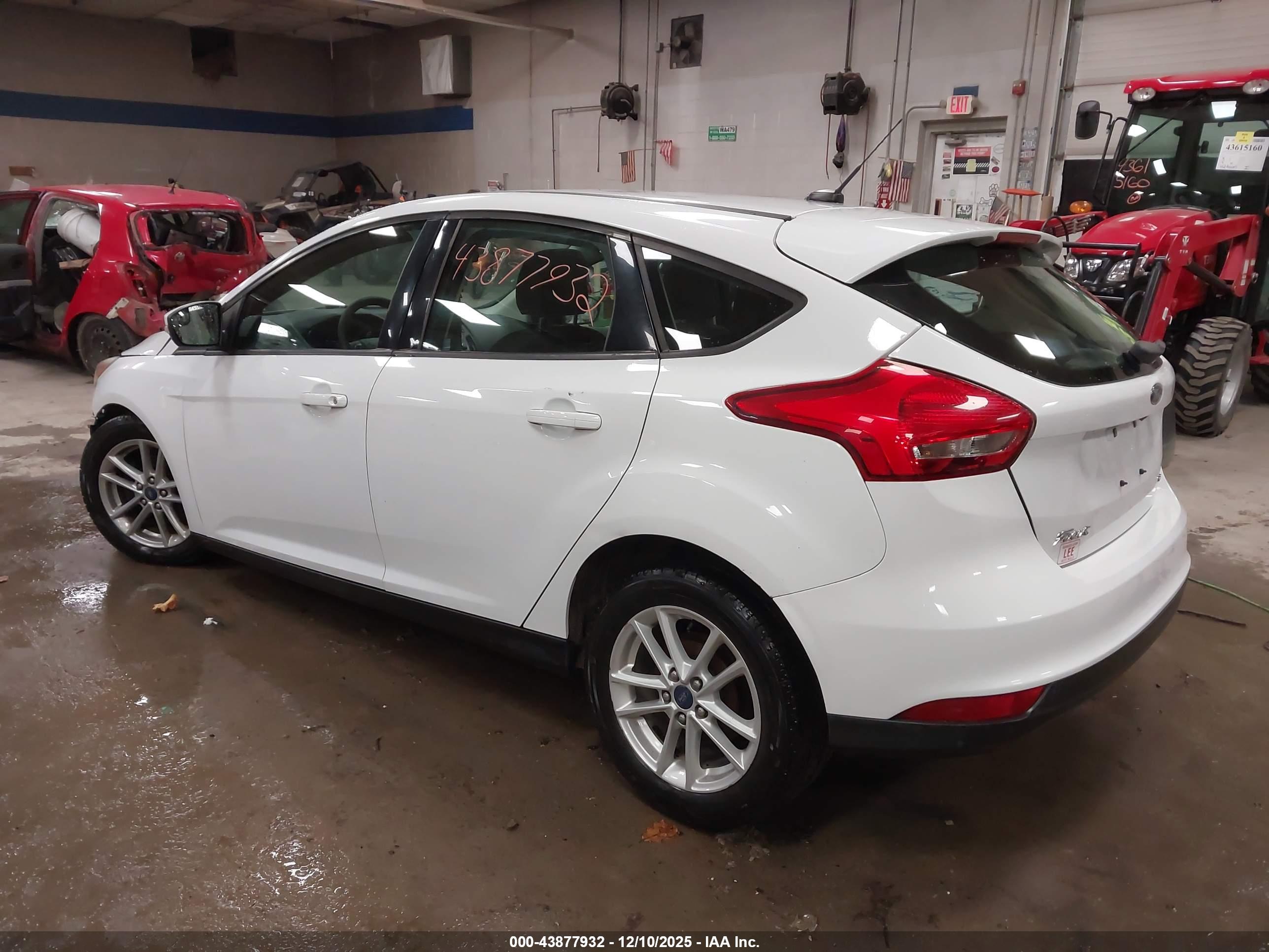 FORD FOCUS image 3