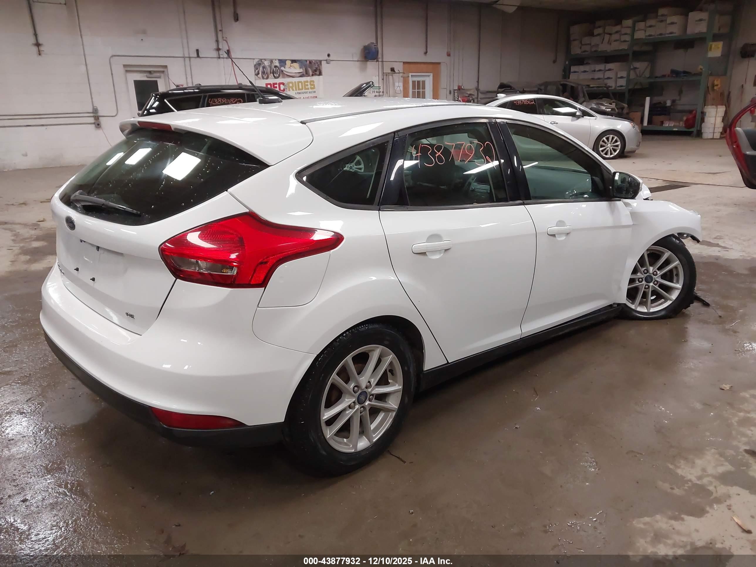 FORD FOCUS image 4