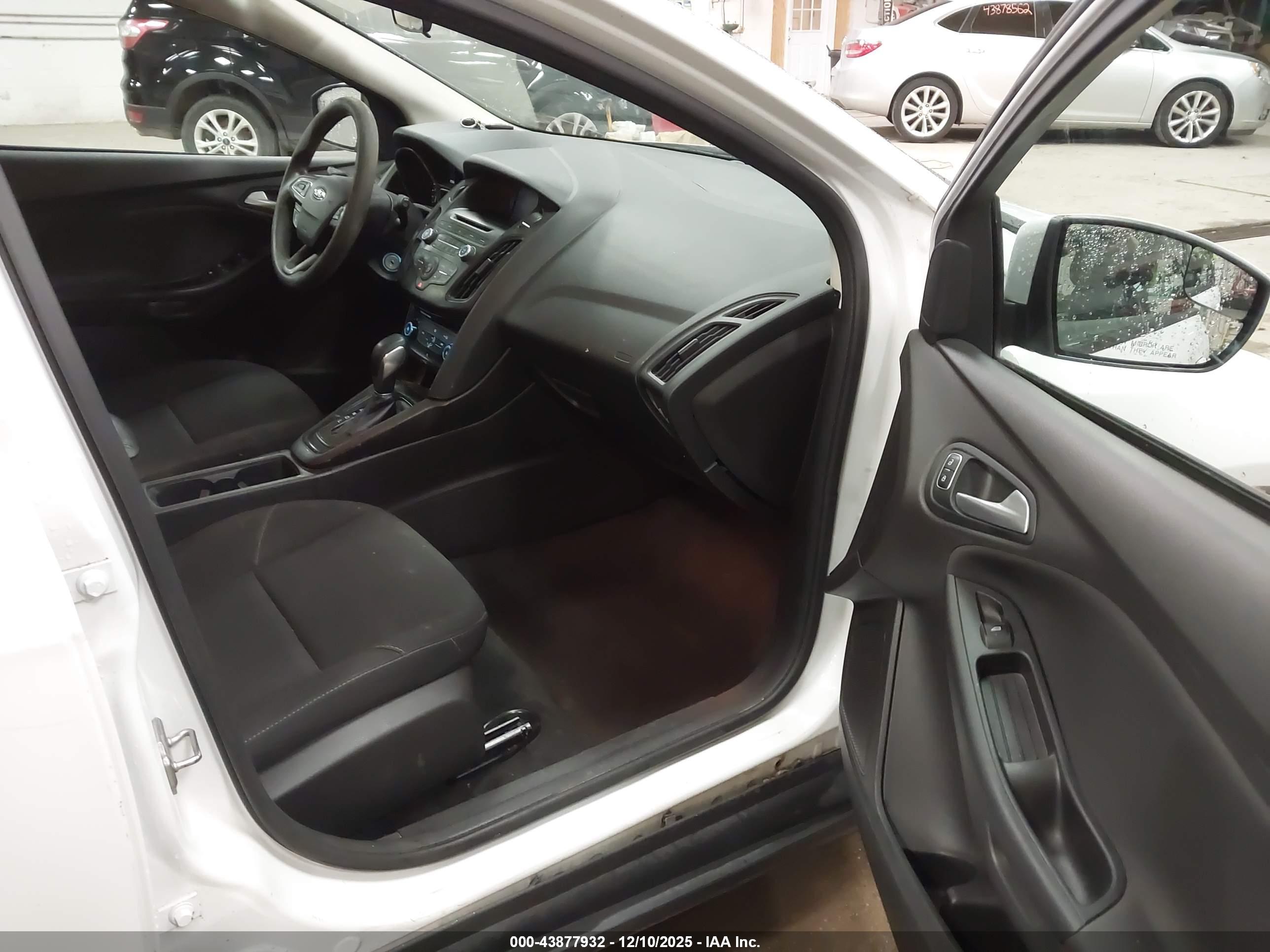 FORD FOCUS image 5