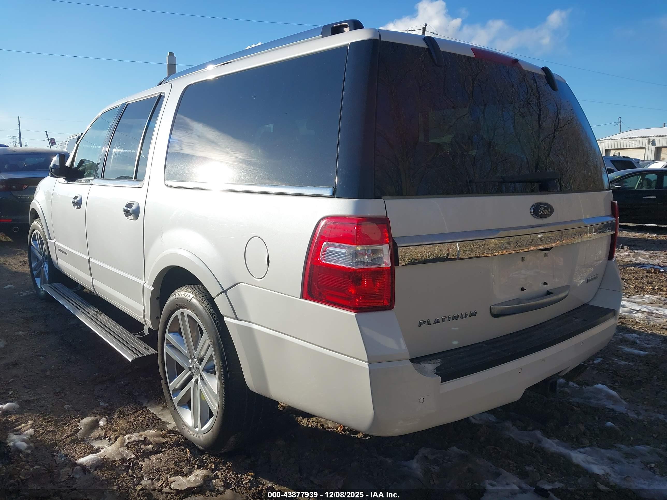 FORD EXPEDITION image 3