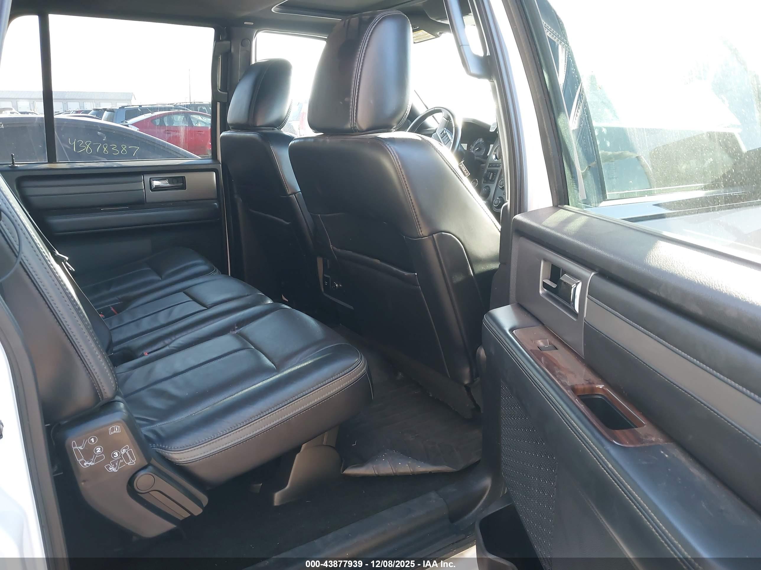 FORD EXPEDITION image 8