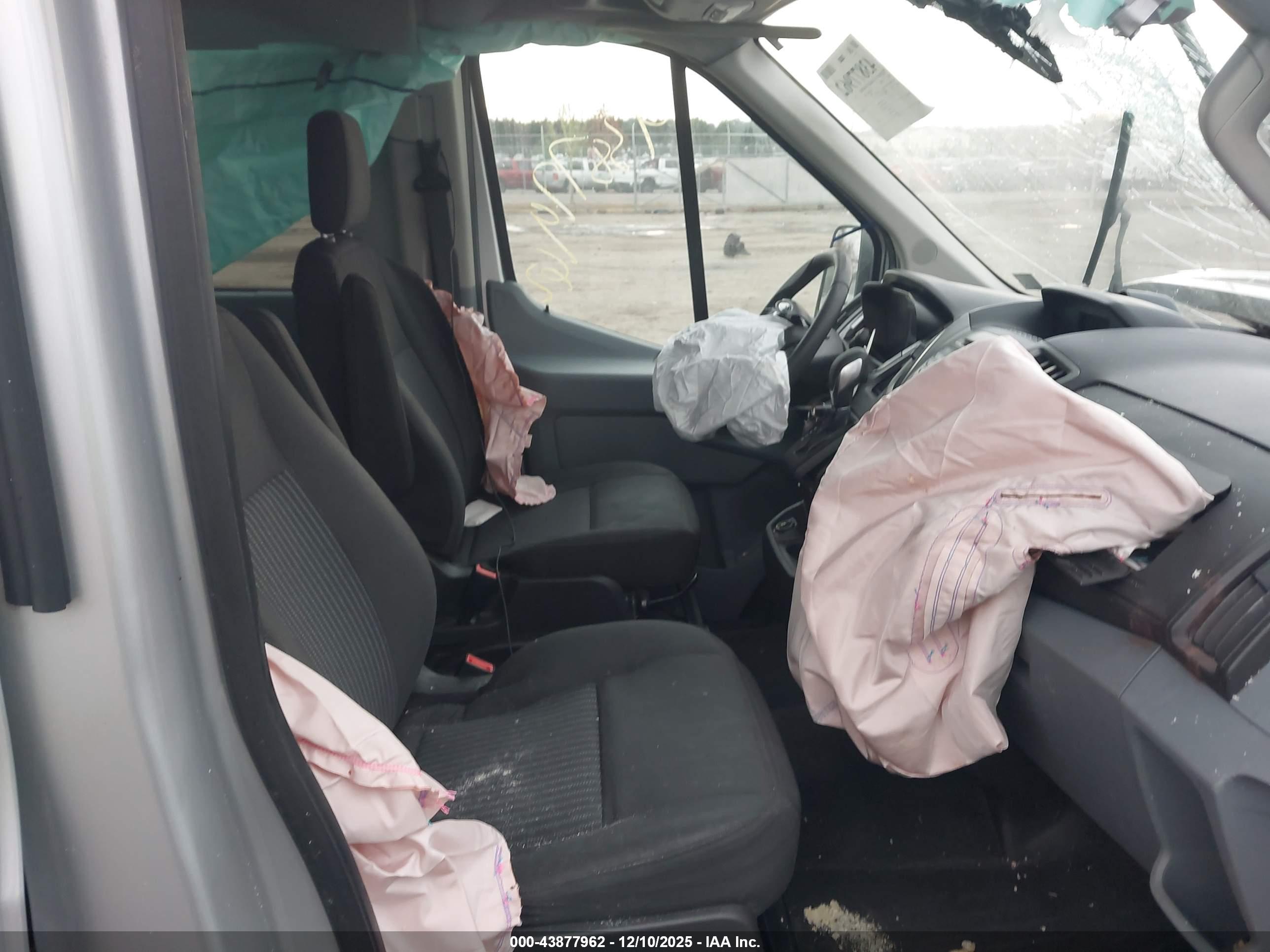 FORD TRANSIT-350 image 5