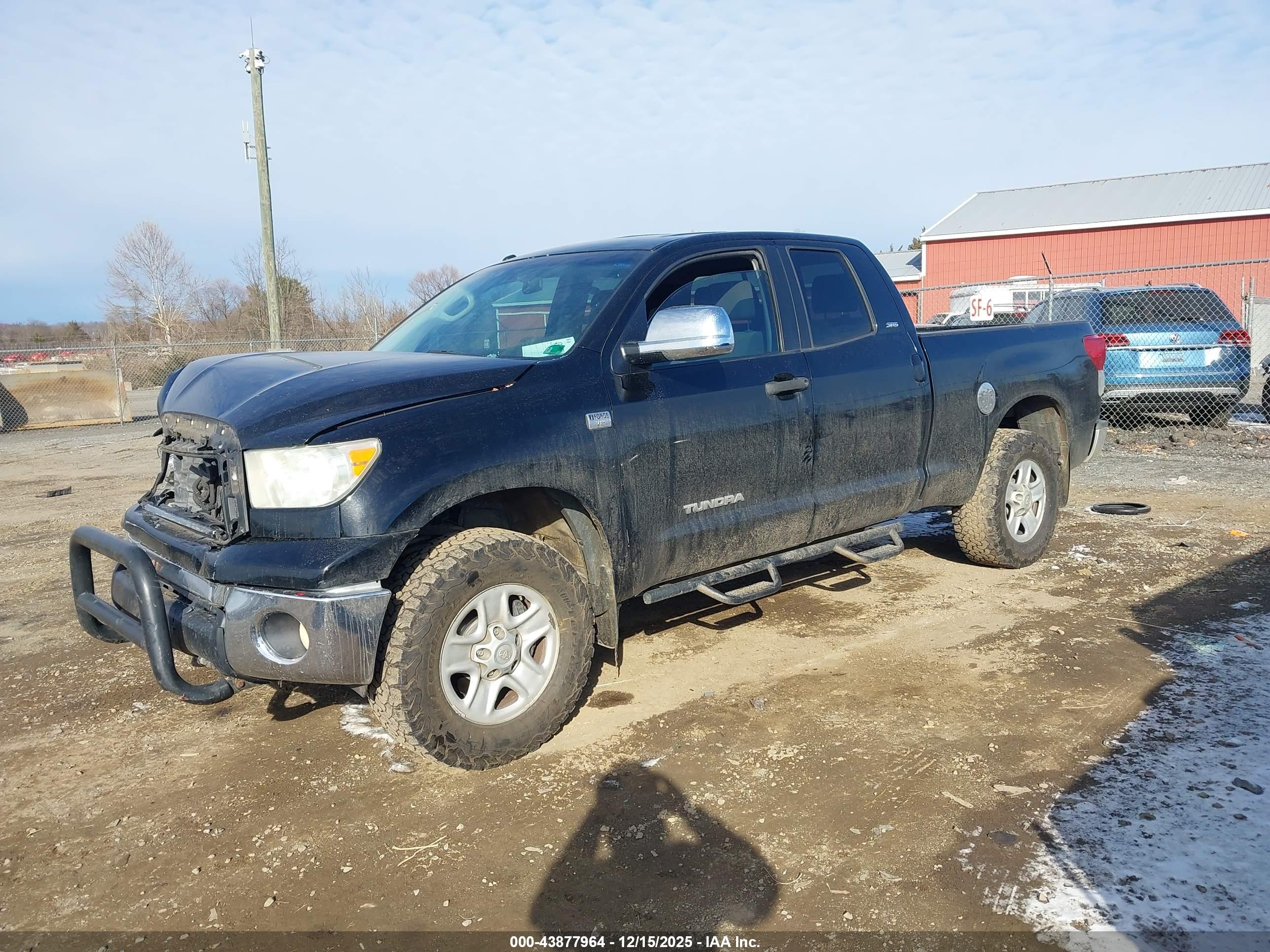 TOYOTA TUNDRA image 2