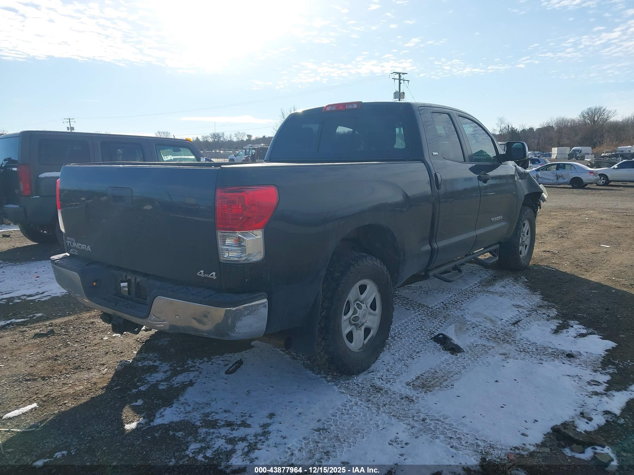 TOYOTA TUNDRA image 4