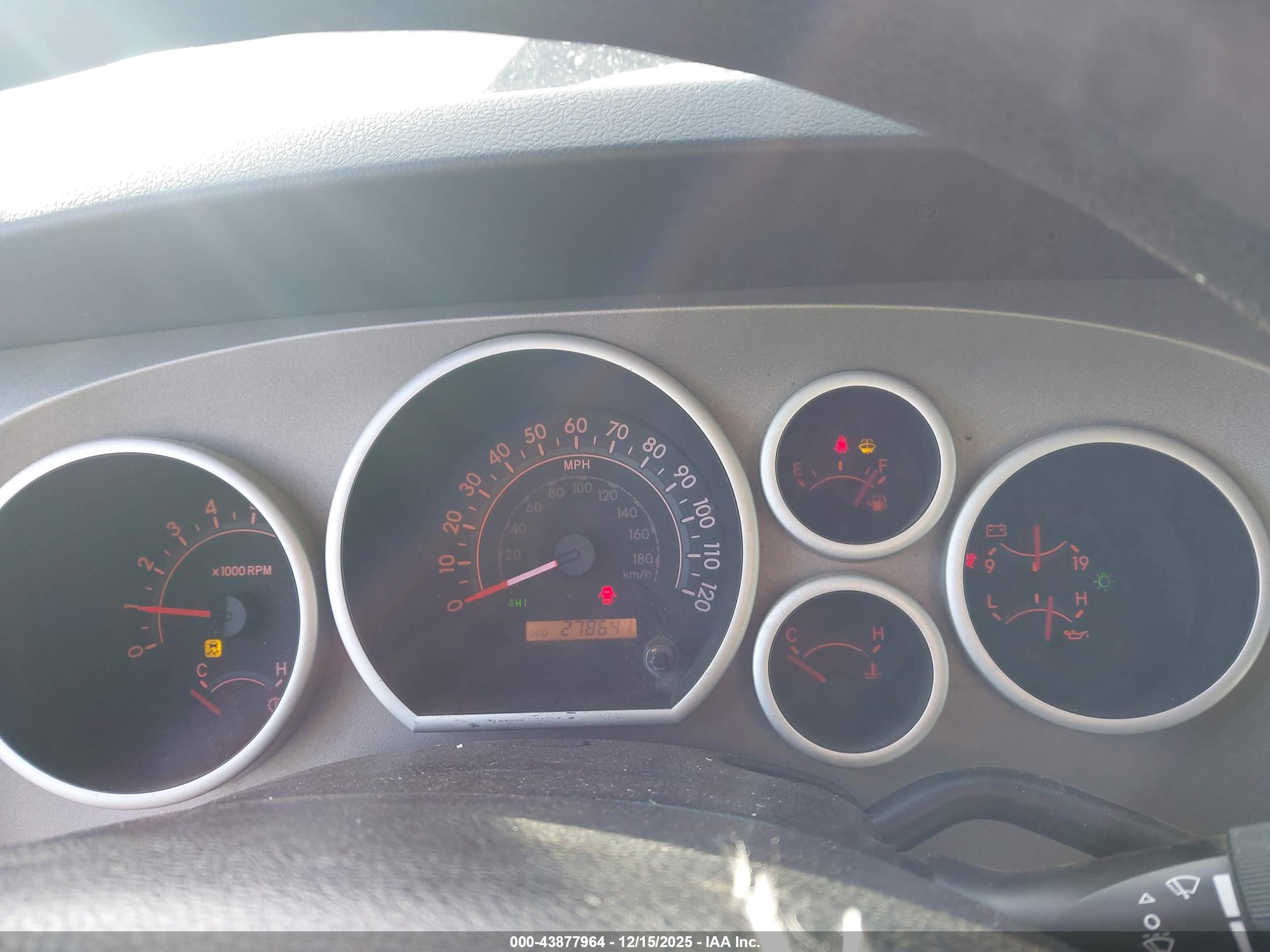 TOYOTA TUNDRA image 7