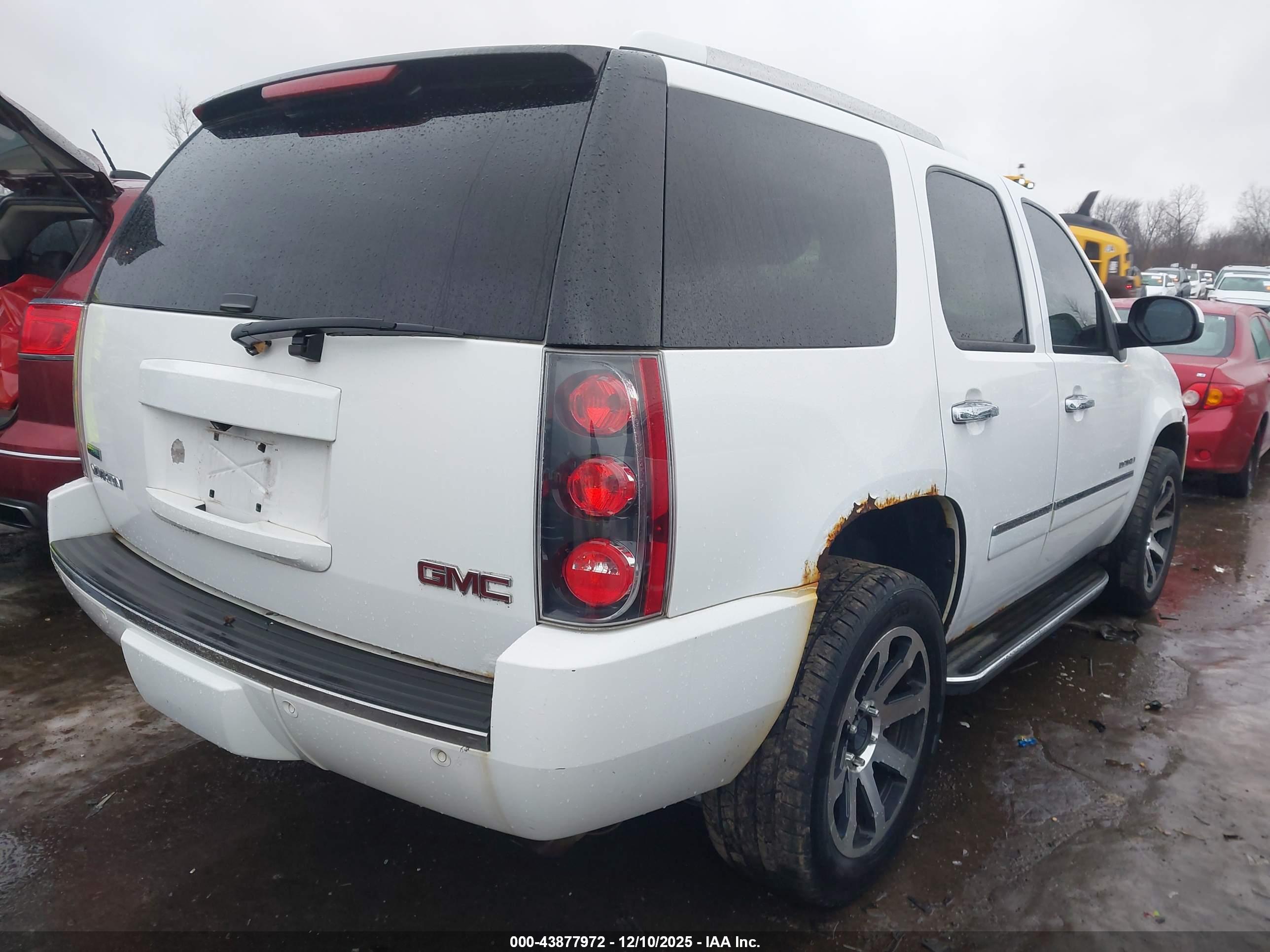 GMC YUKON image 4
