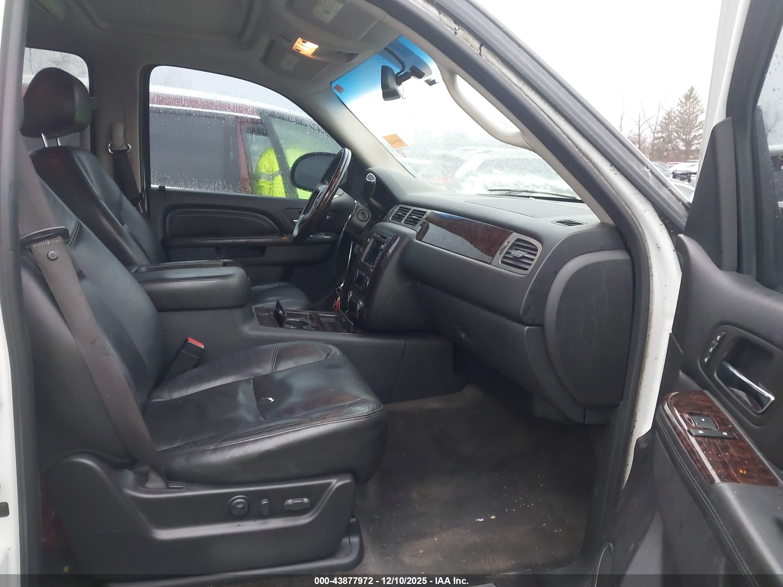 GMC YUKON image 5