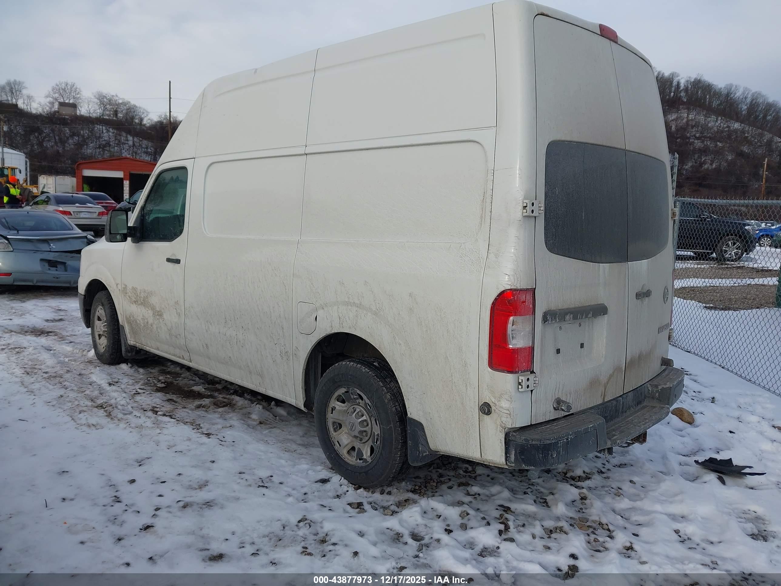 NISSAN NV image 3