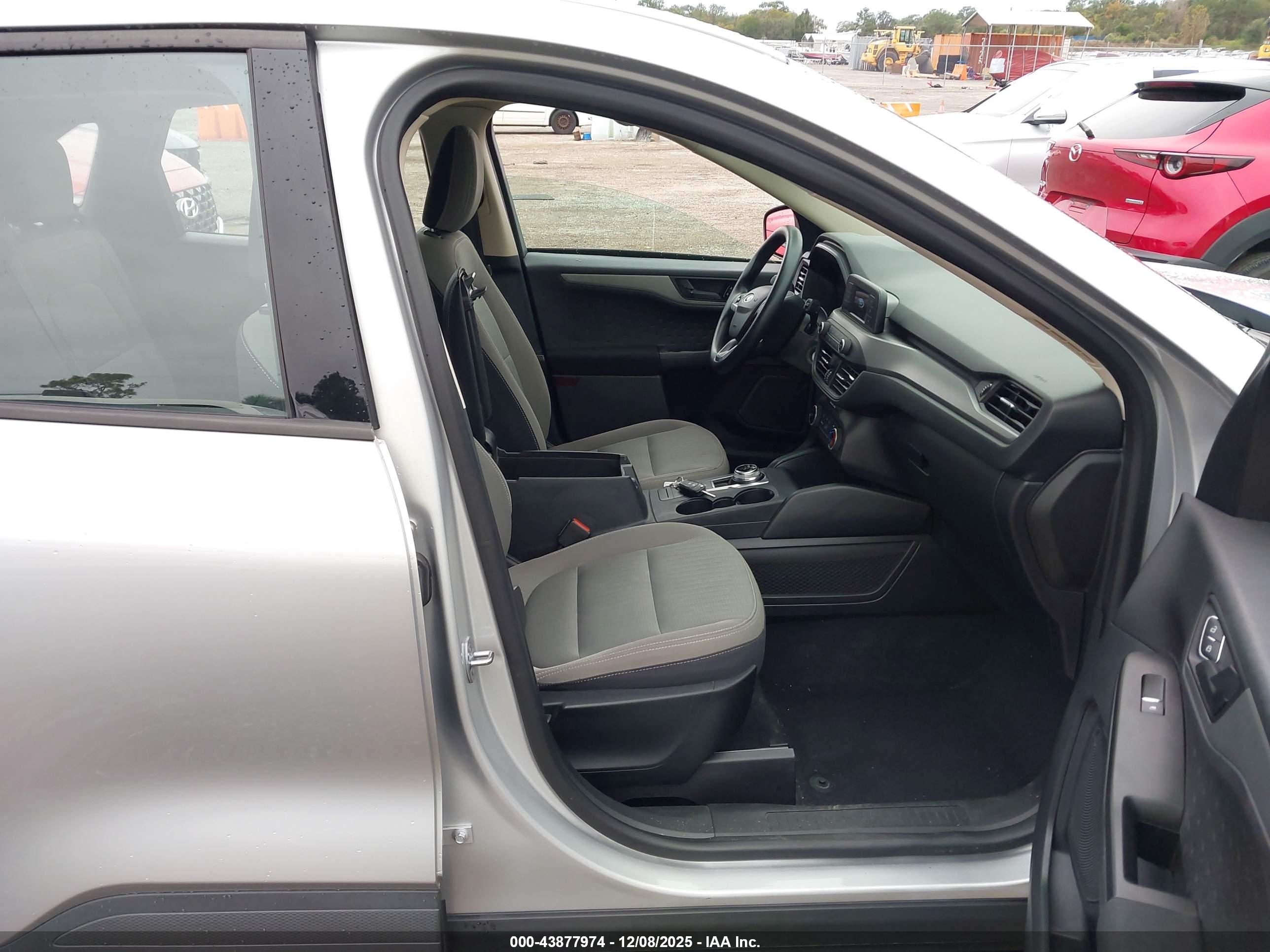 FORD ESCAPE image 5