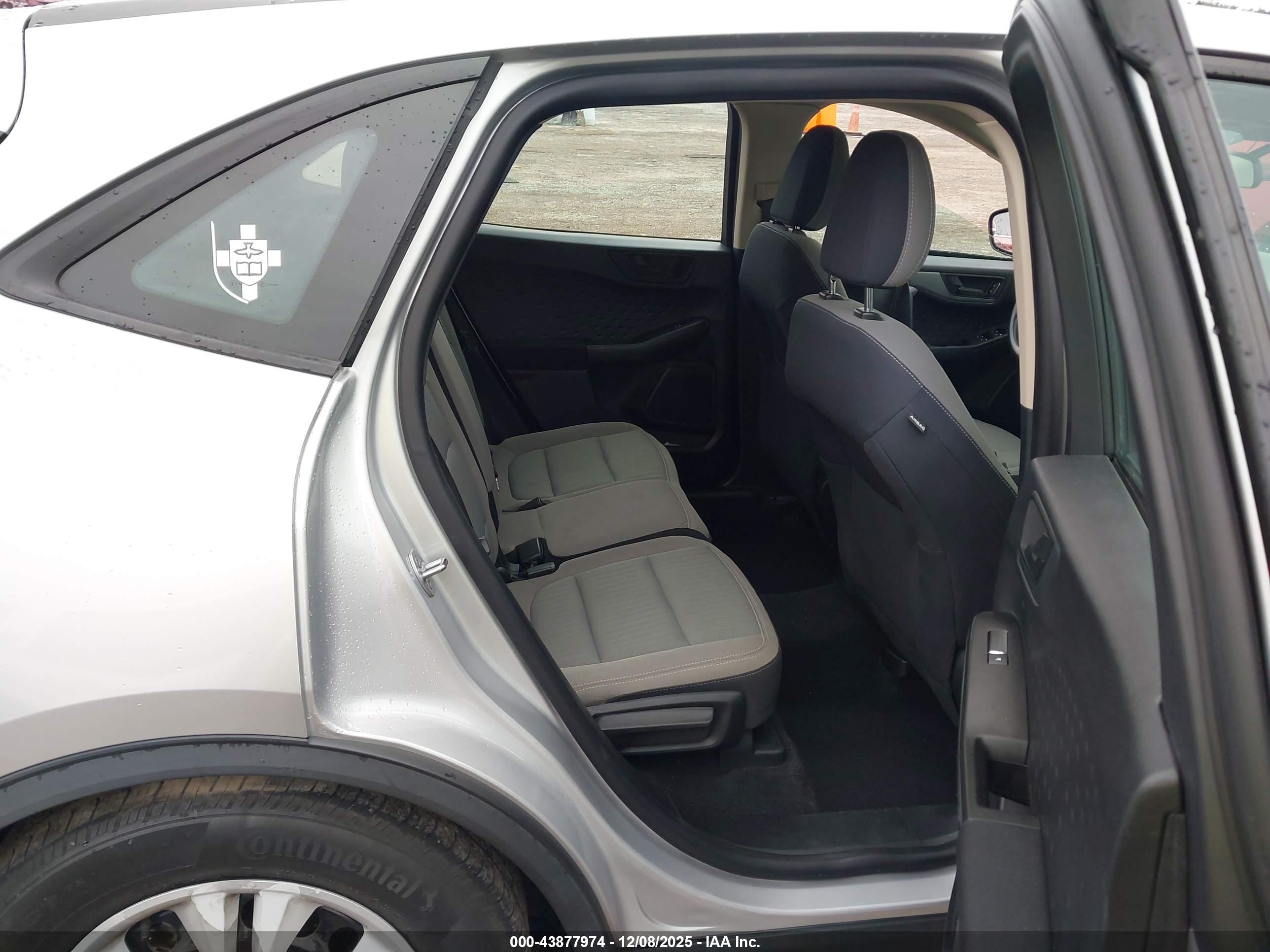 FORD ESCAPE image 8