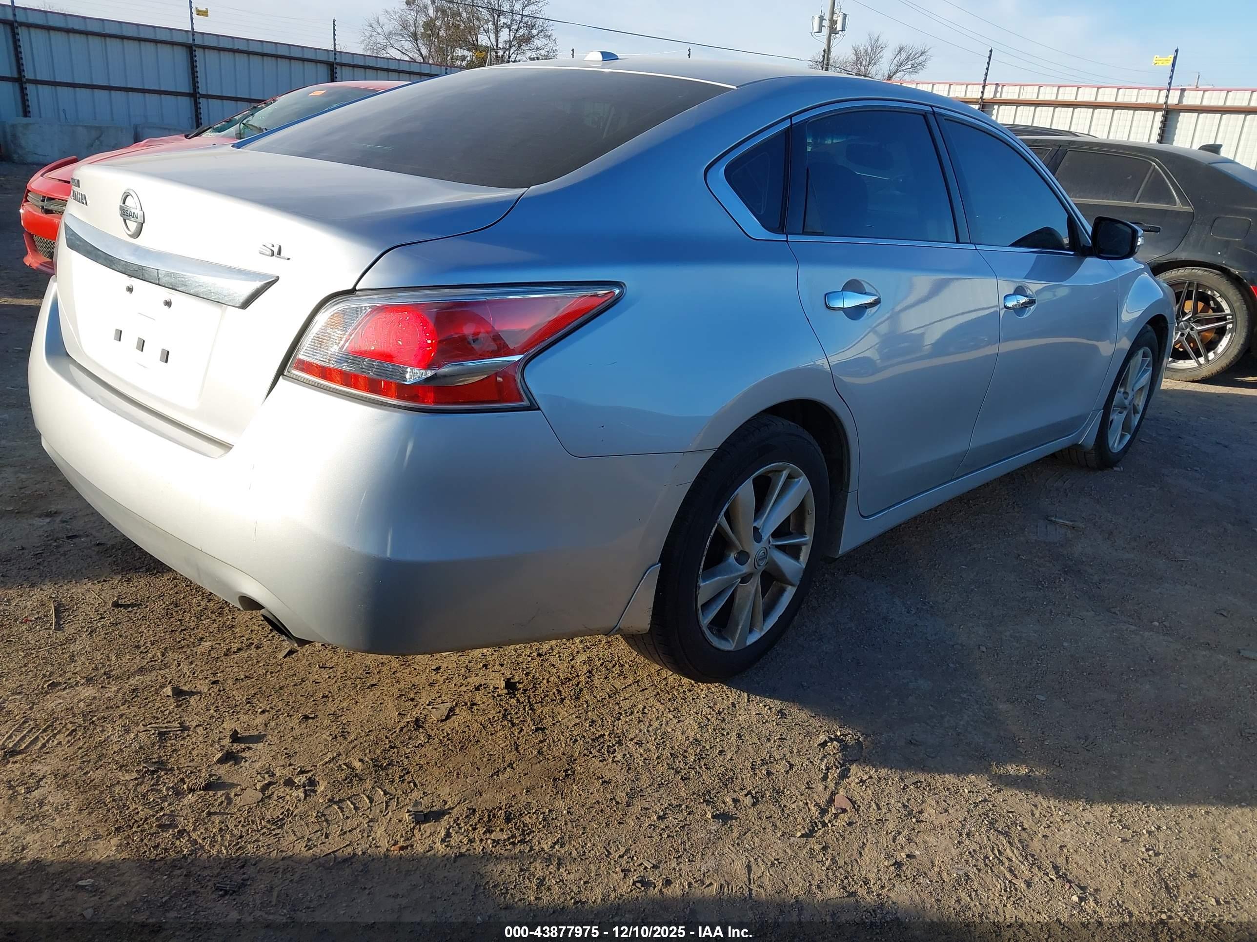 NISSAN ALTIMA image 4