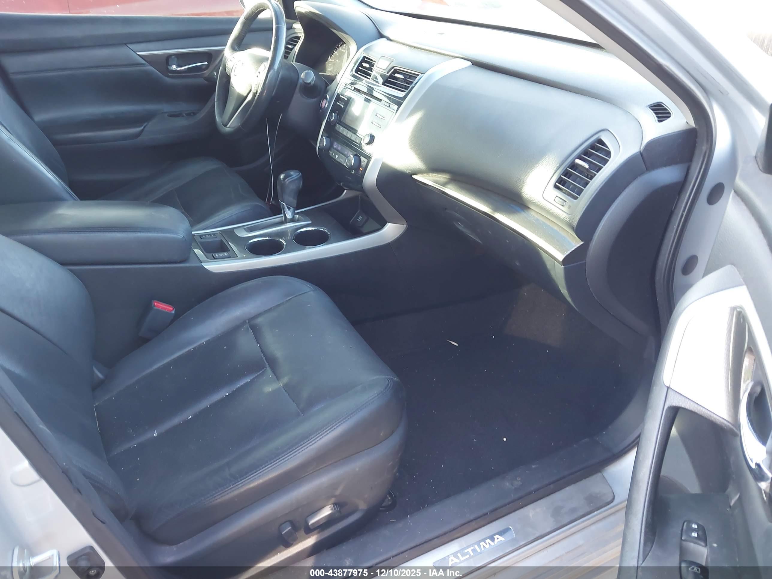 NISSAN ALTIMA image 5