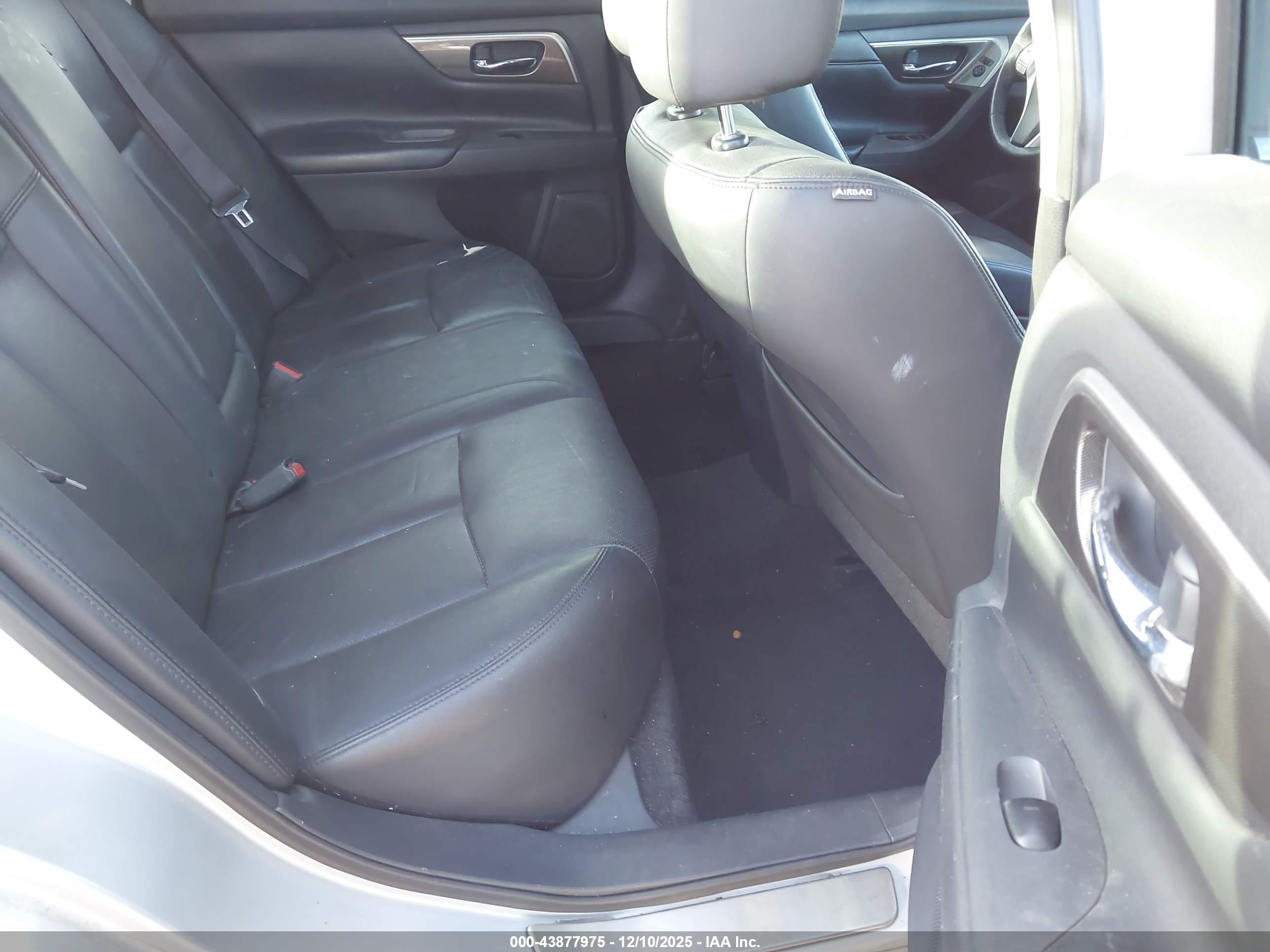 NISSAN ALTIMA image 8