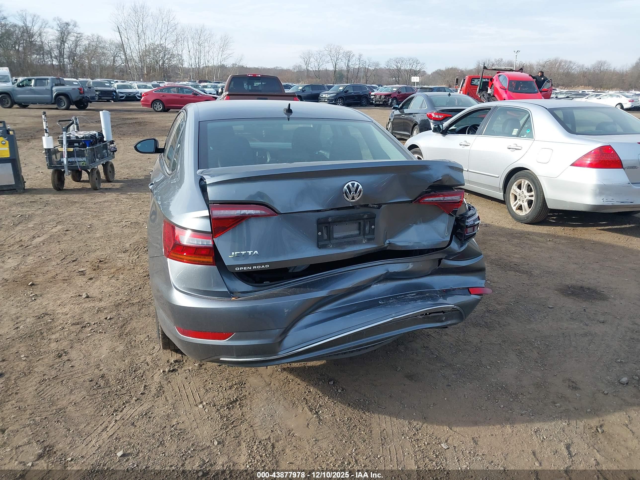 VOLKSWAGEN JETTA image 6