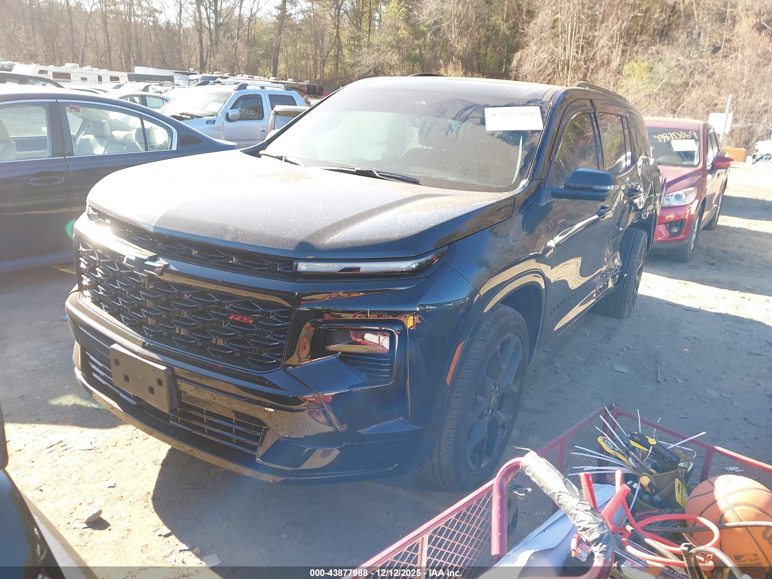 CHEVROLET TRAVERSE image 2