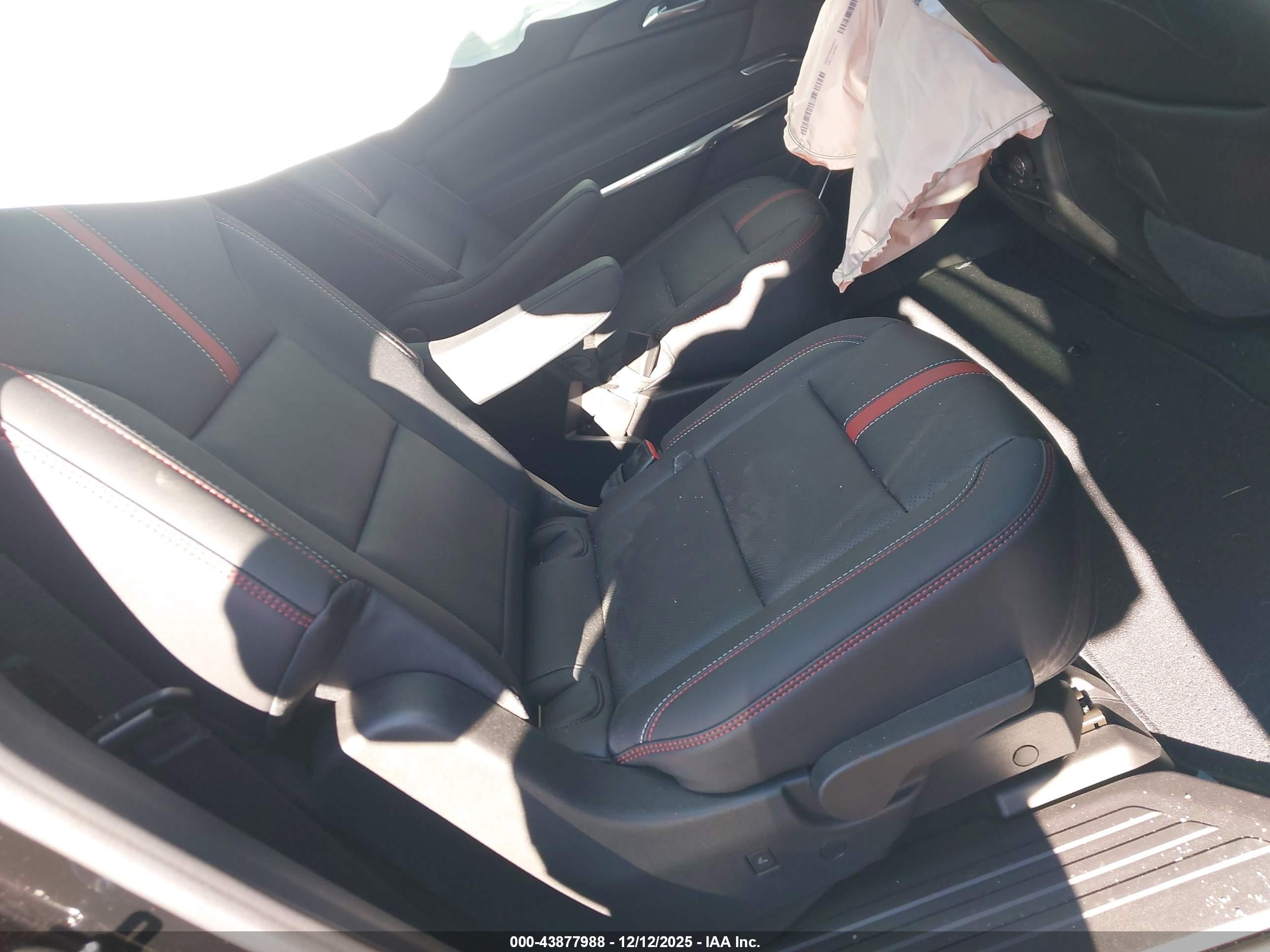 CHEVROLET TRAVERSE image 8