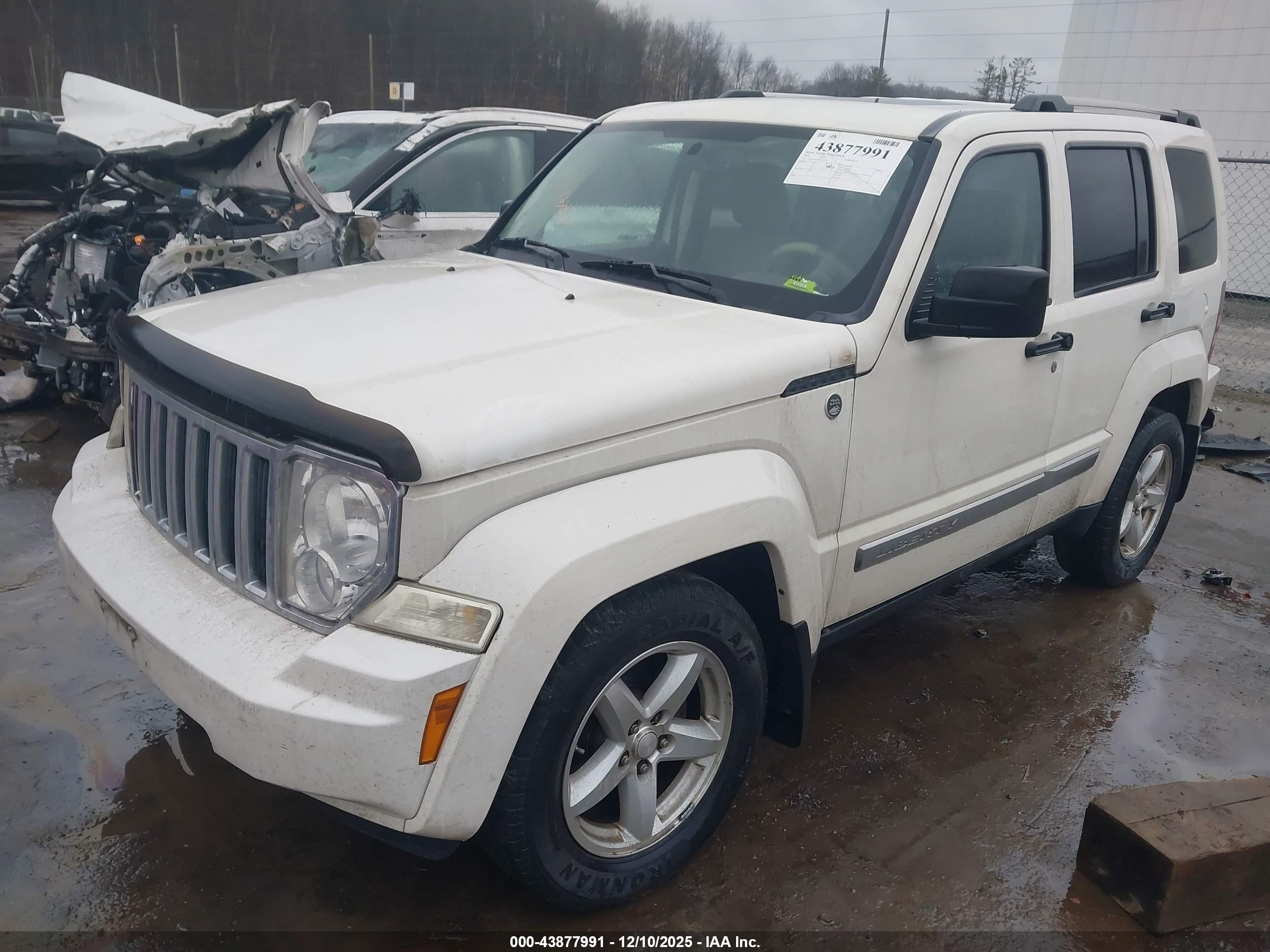 JEEP LIBERTY image 2