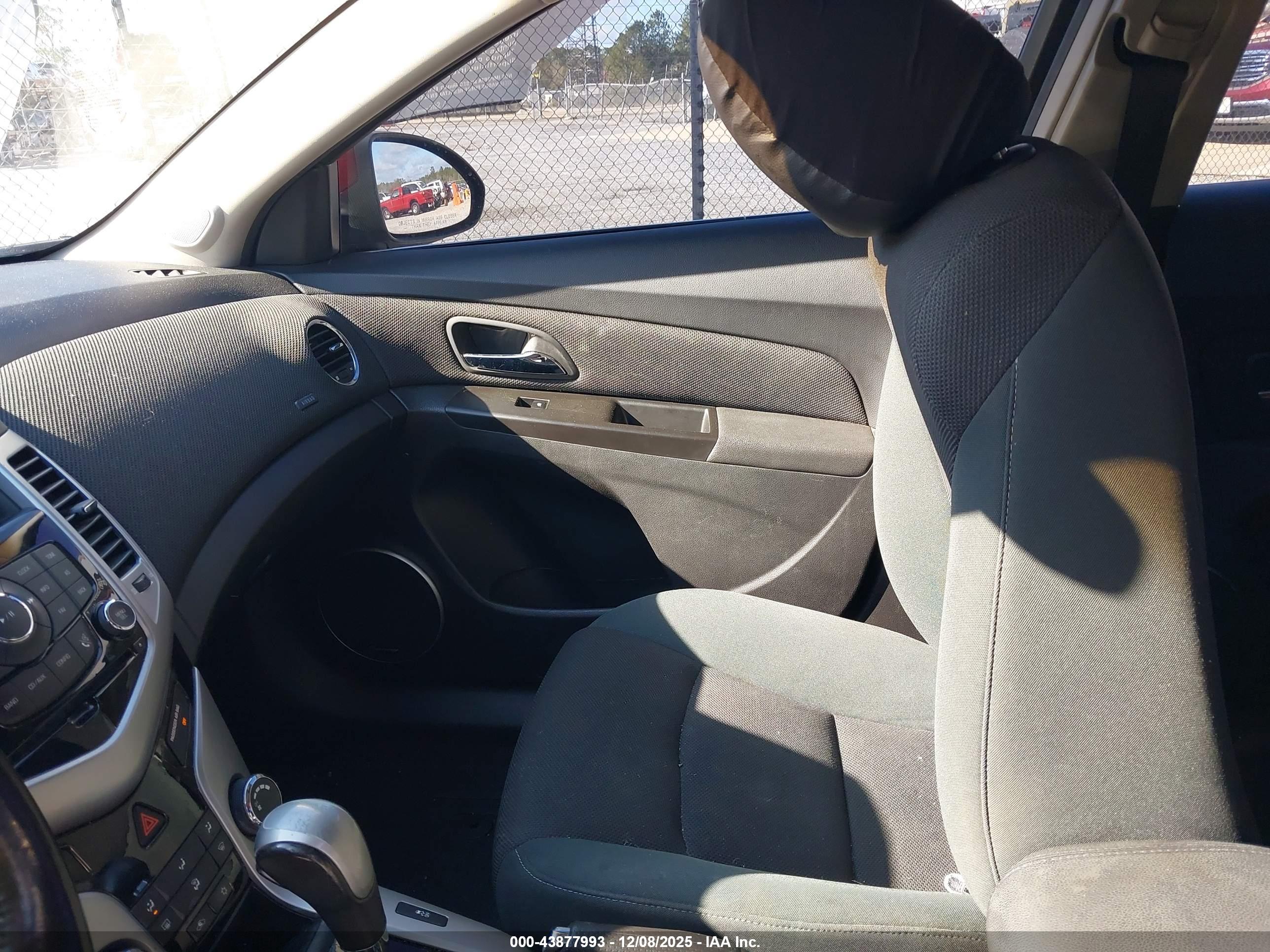 CHEVROLET CRUZE image 5