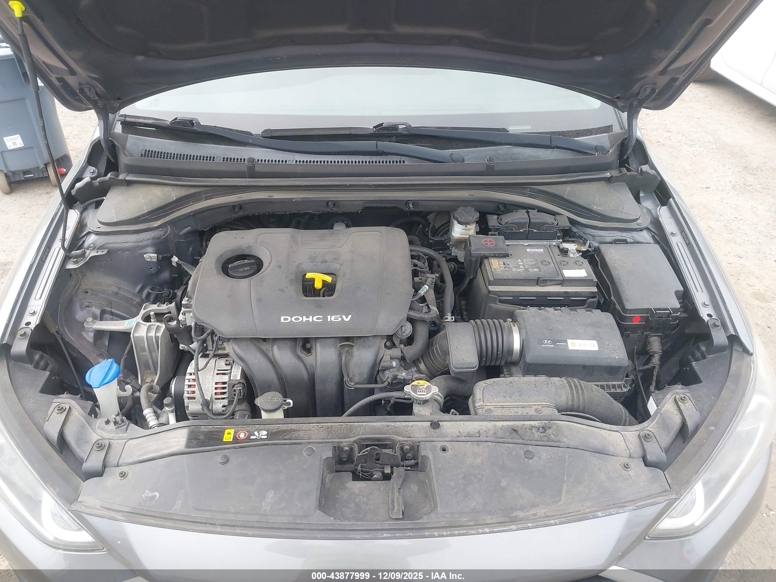 HYUNDAI ELANTRA image 10