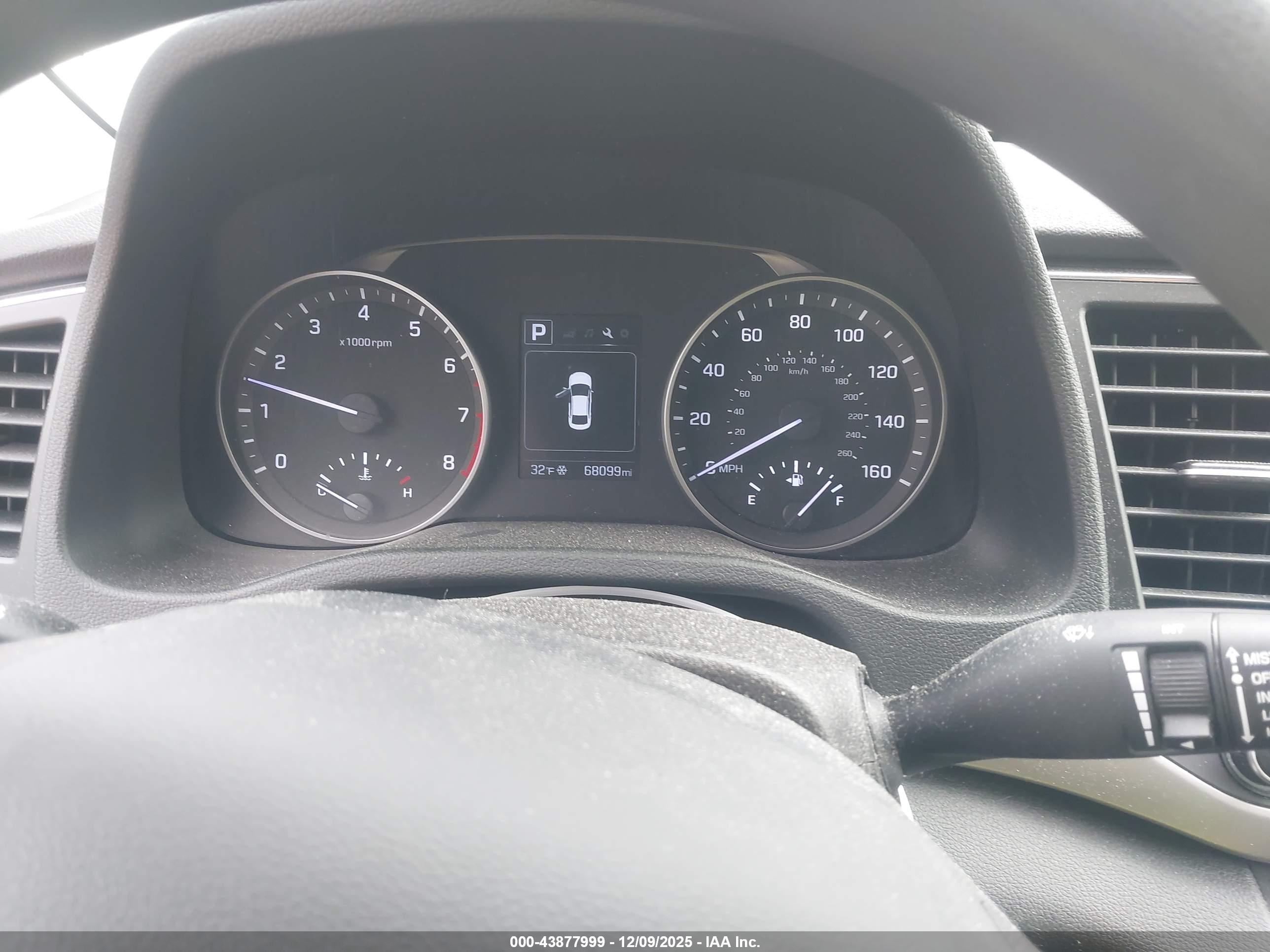 HYUNDAI ELANTRA image 7