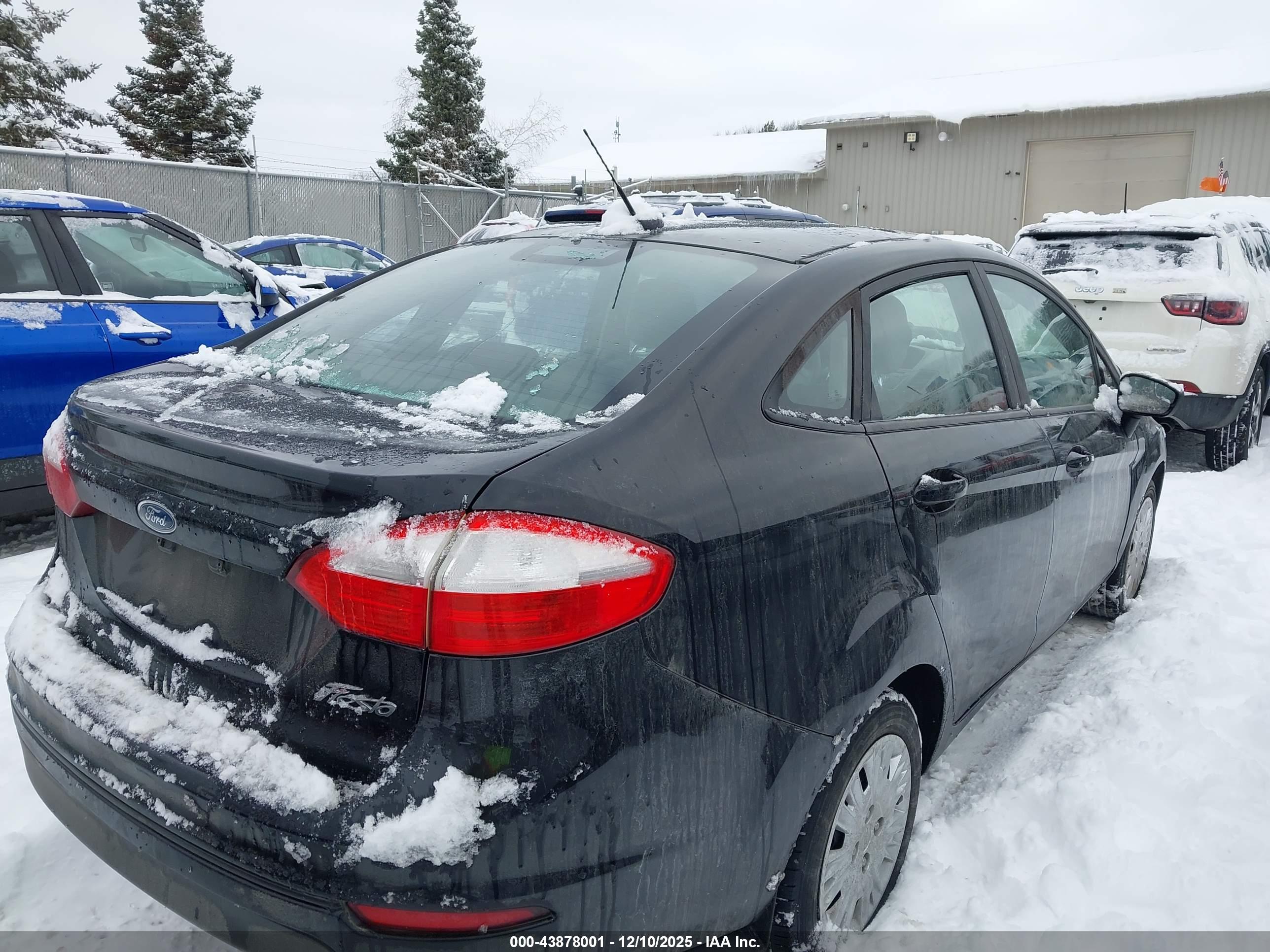 FORD FIESTA image 4