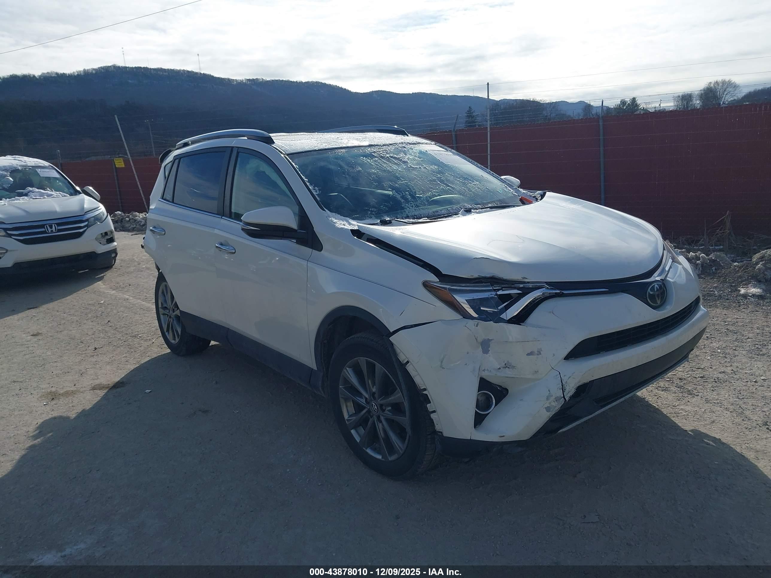 TOYOTA RAV4 image 6