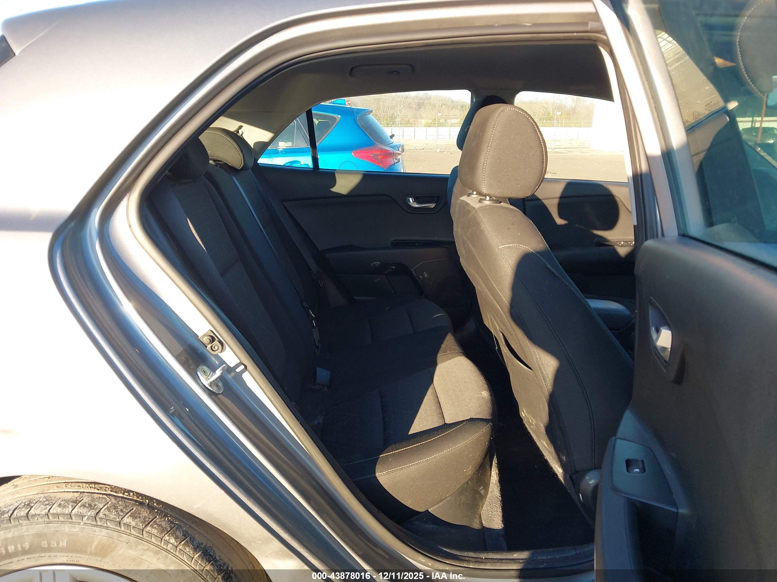 KIA RIO image 8