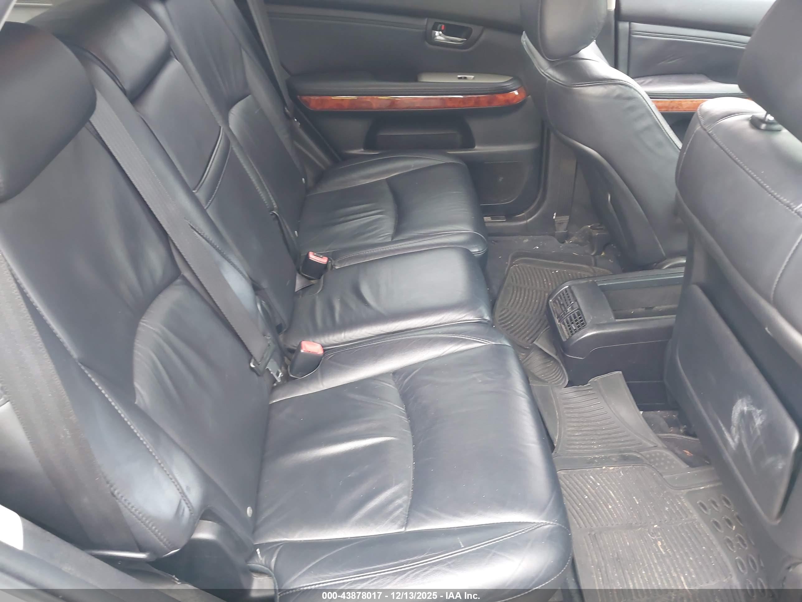 LEXUS RX image 8