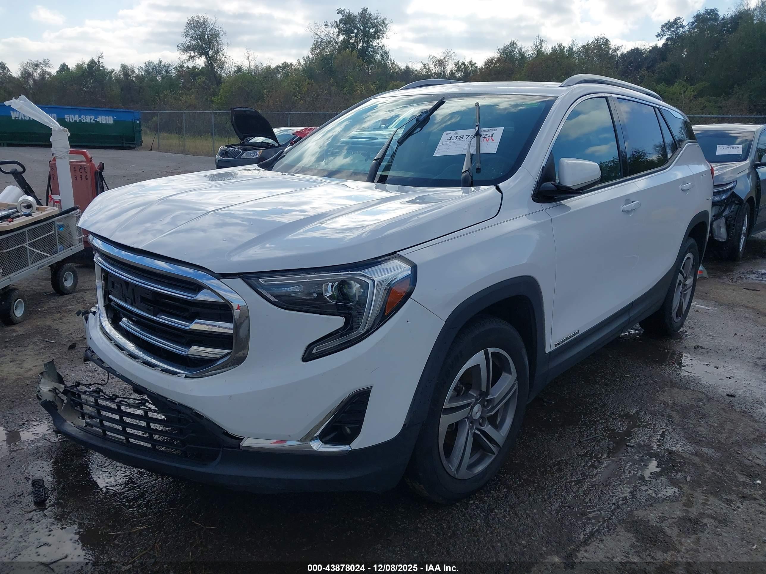 GMC TERRAIN image 2