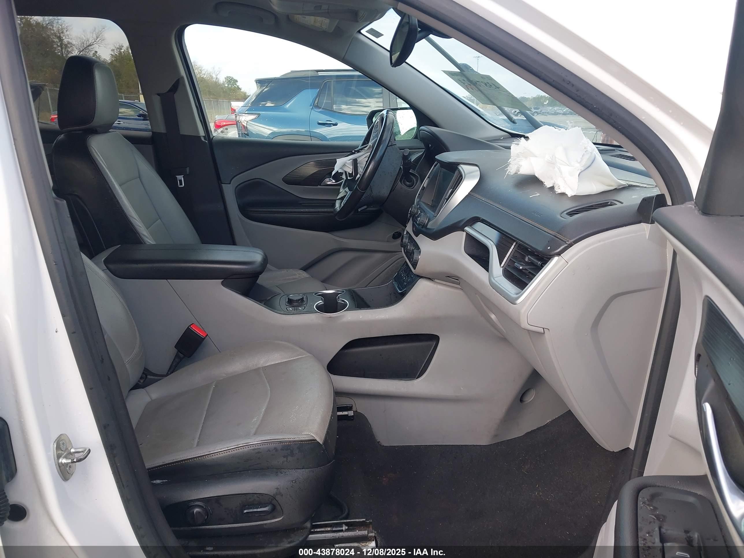 GMC TERRAIN image 5