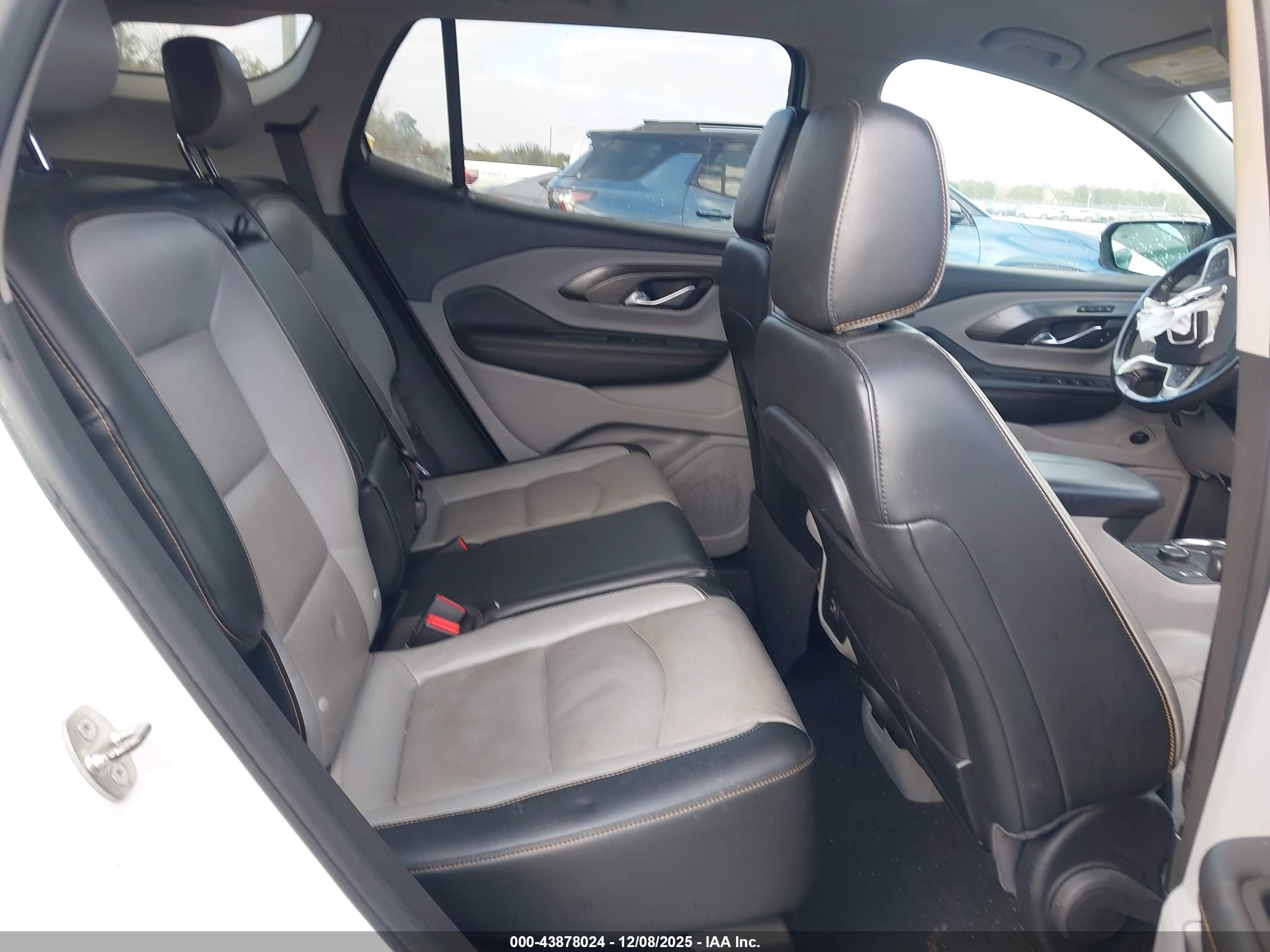GMC TERRAIN image 8
