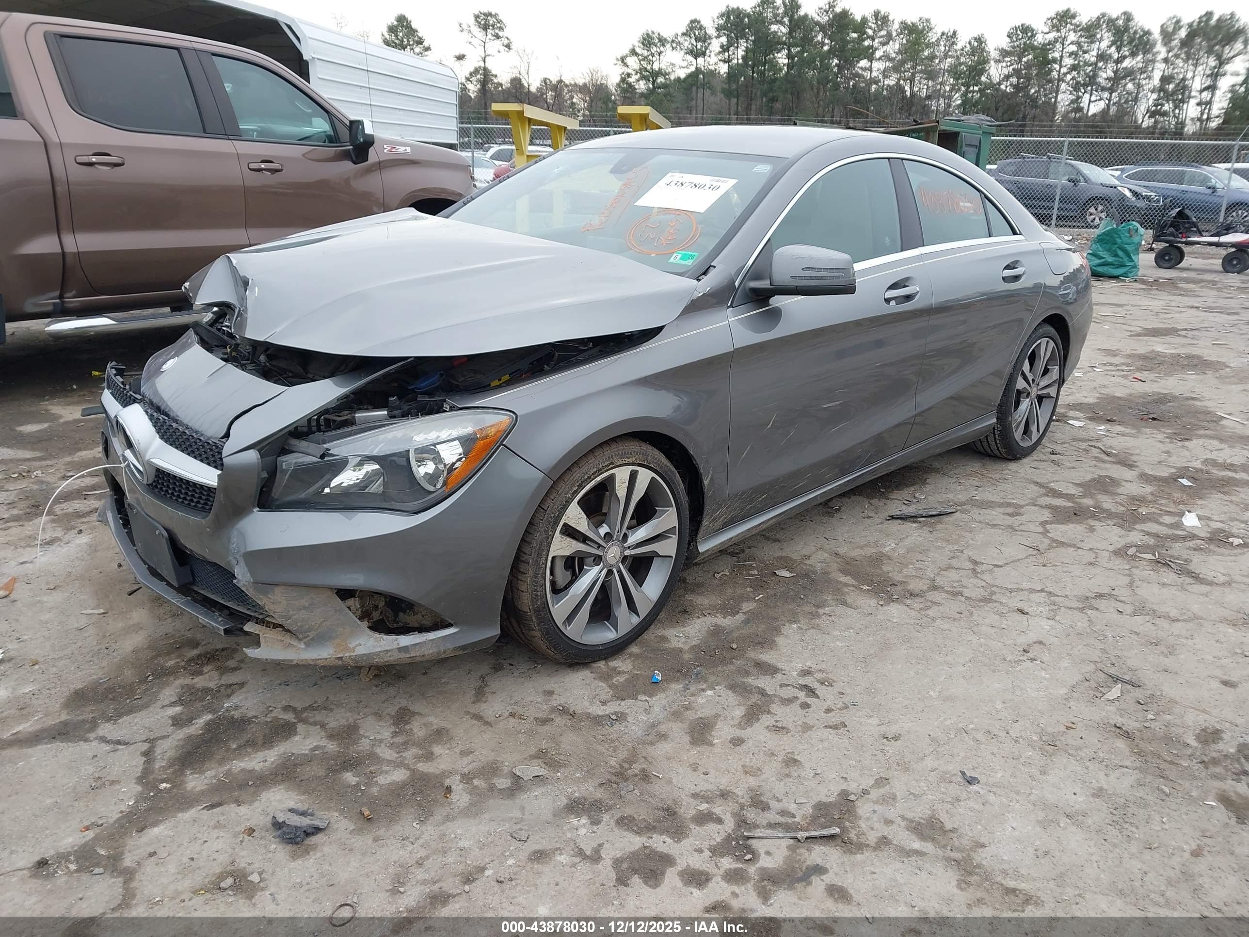 MERCEDES-BENZ CLA image 2