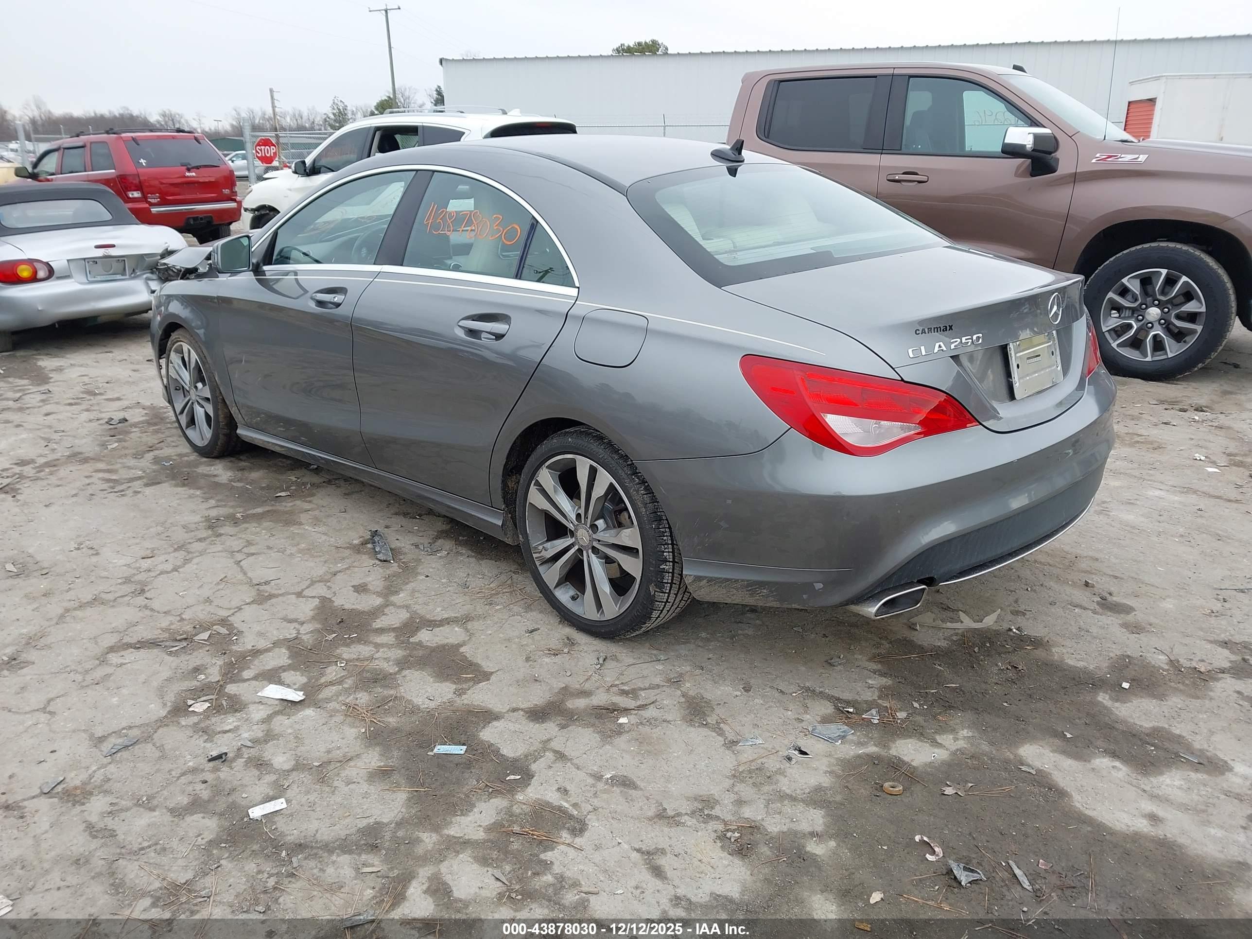 MERCEDES-BENZ CLA image 3