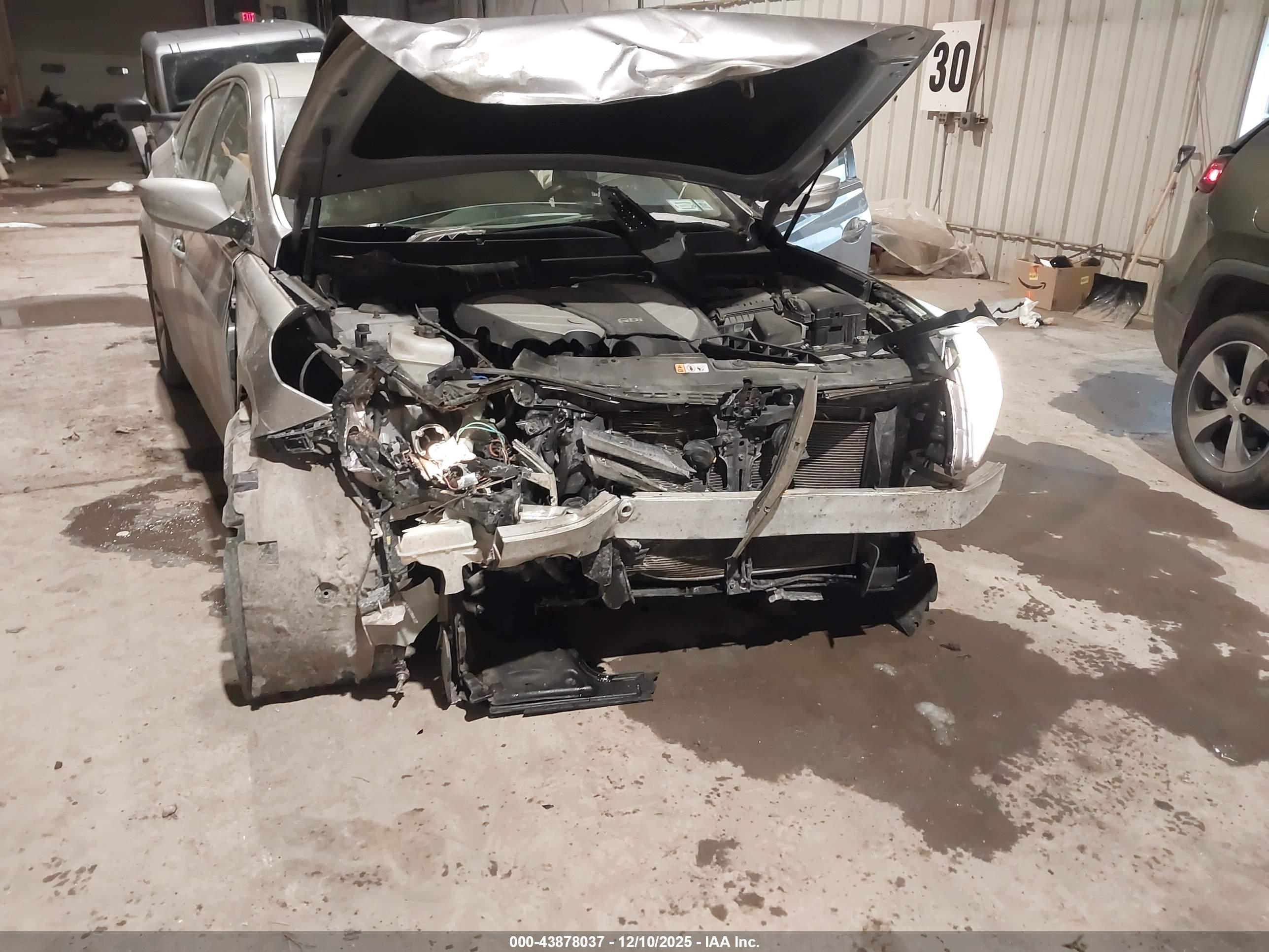 HYUNDAI AZERA image 6