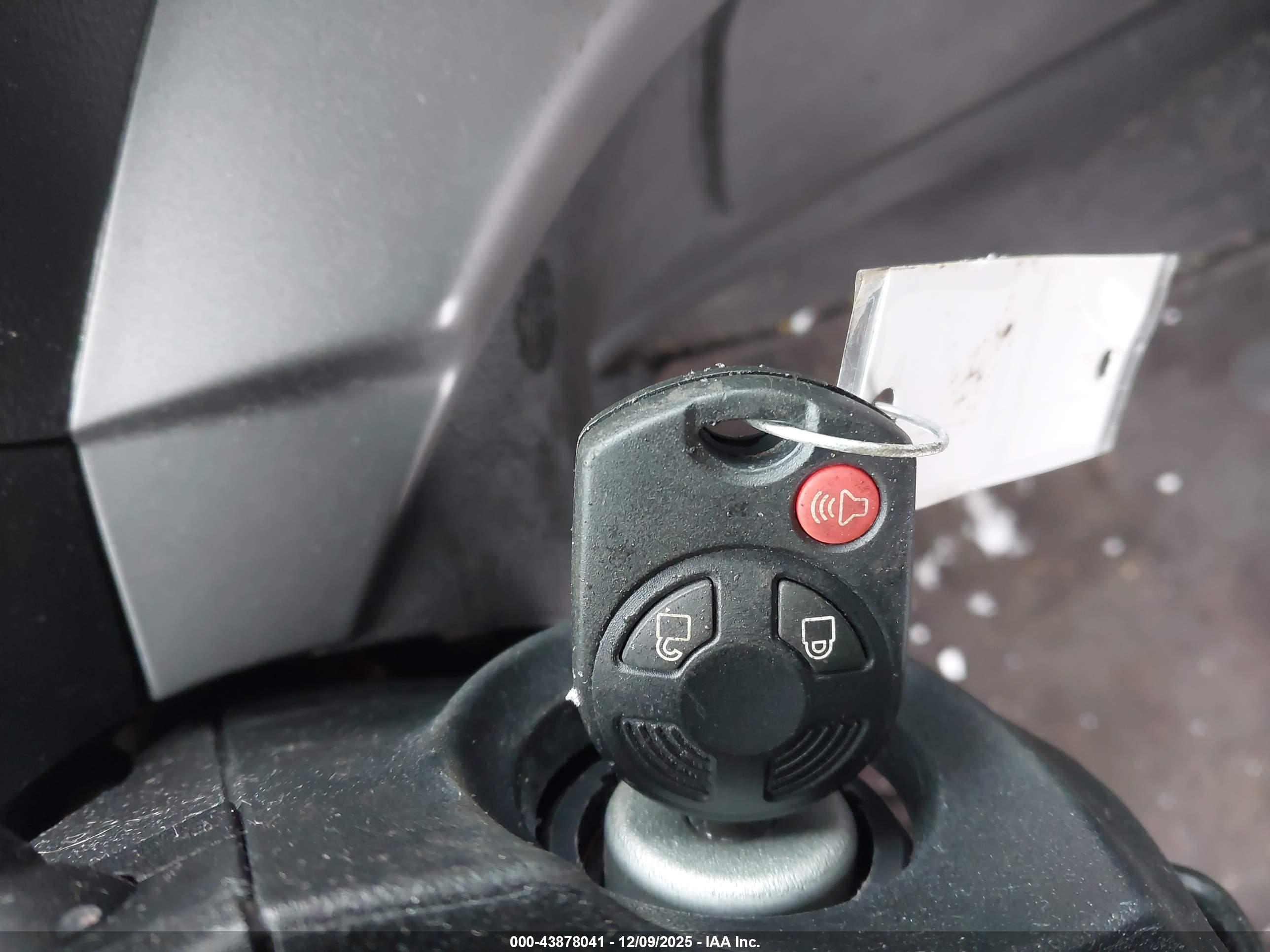 FORD ESCAPE image 11
