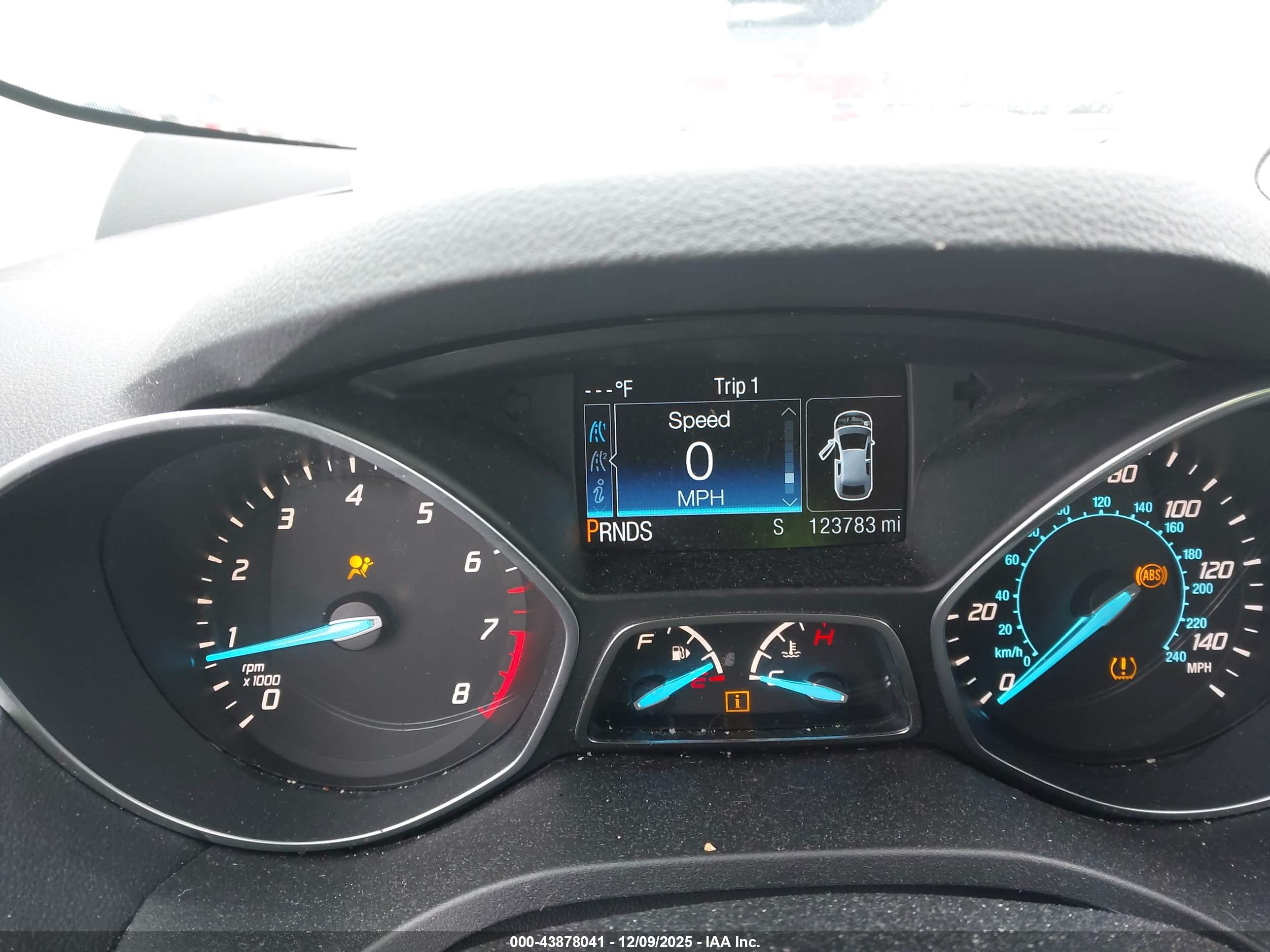 FORD ESCAPE image 7