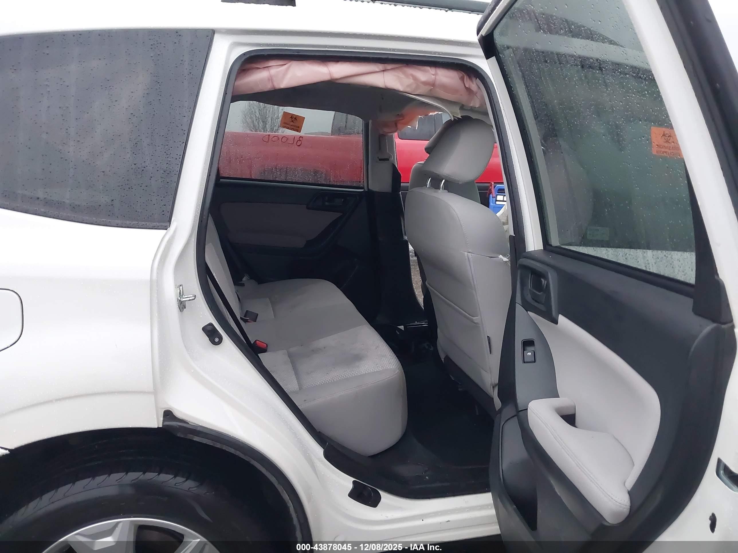 SUBARU FORESTER image 8