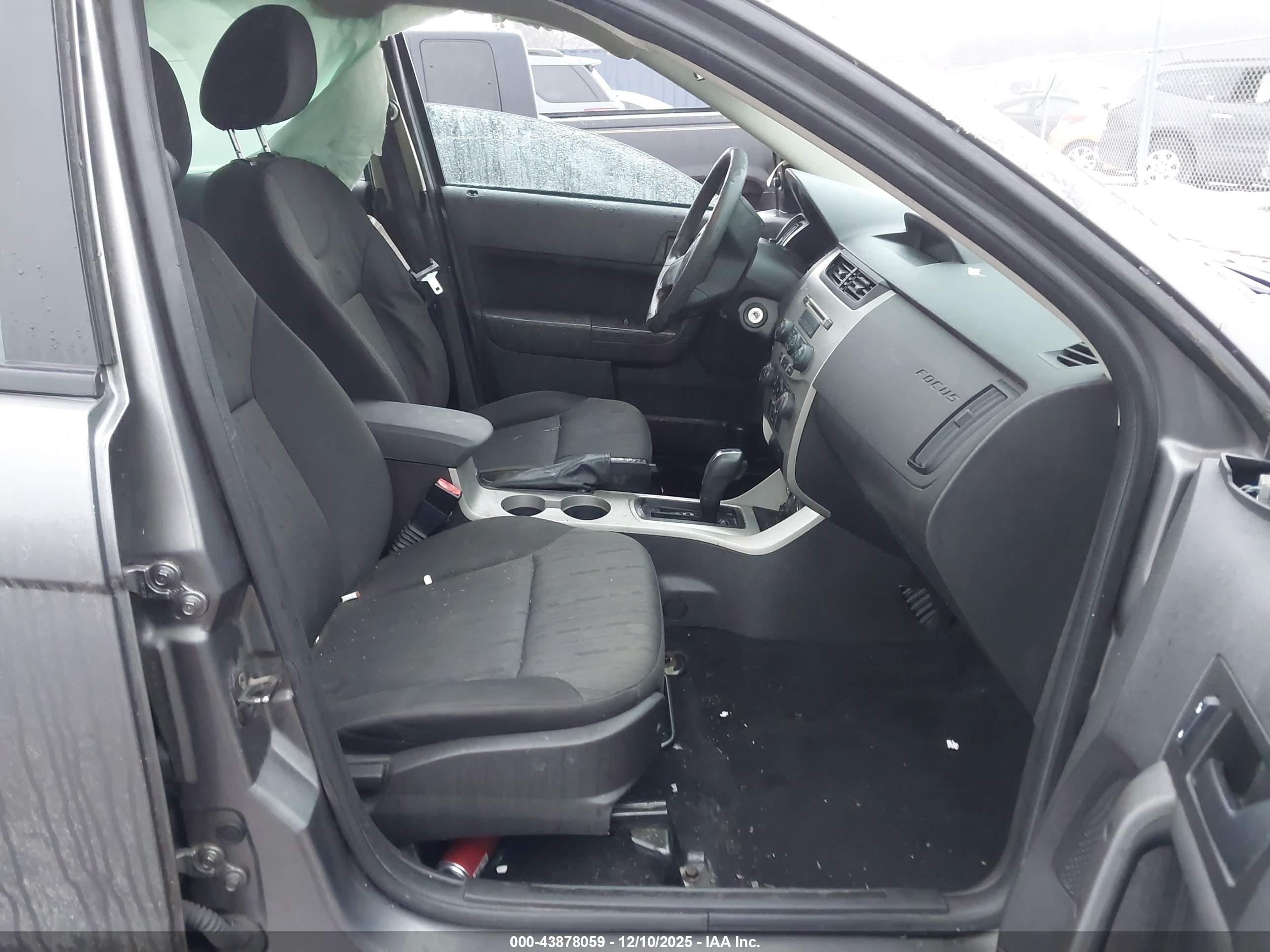 FORD FOCUS image 5